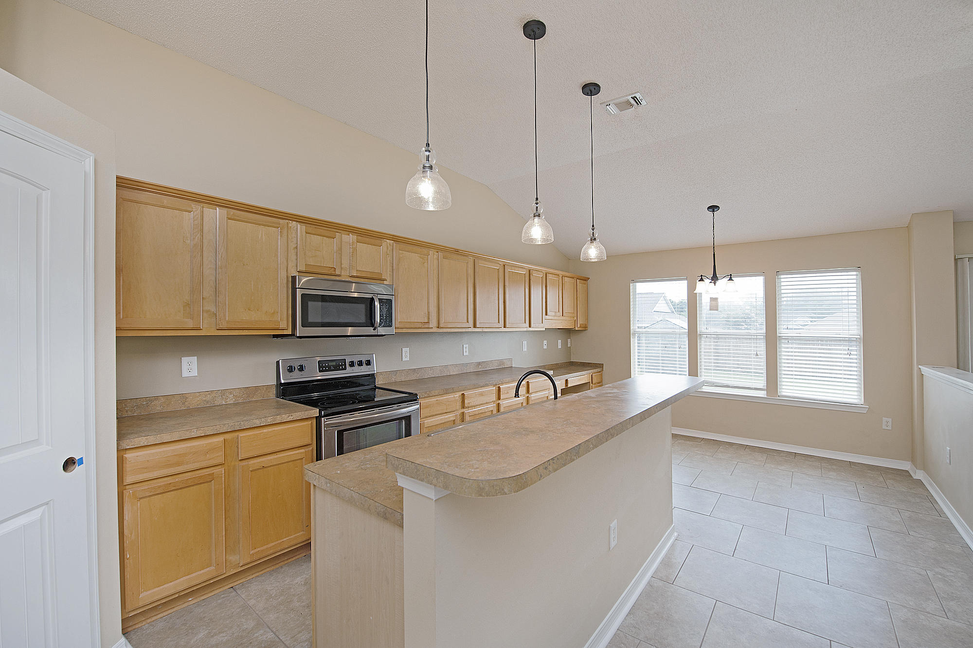 BROOKE ESTATES PH I - Residential