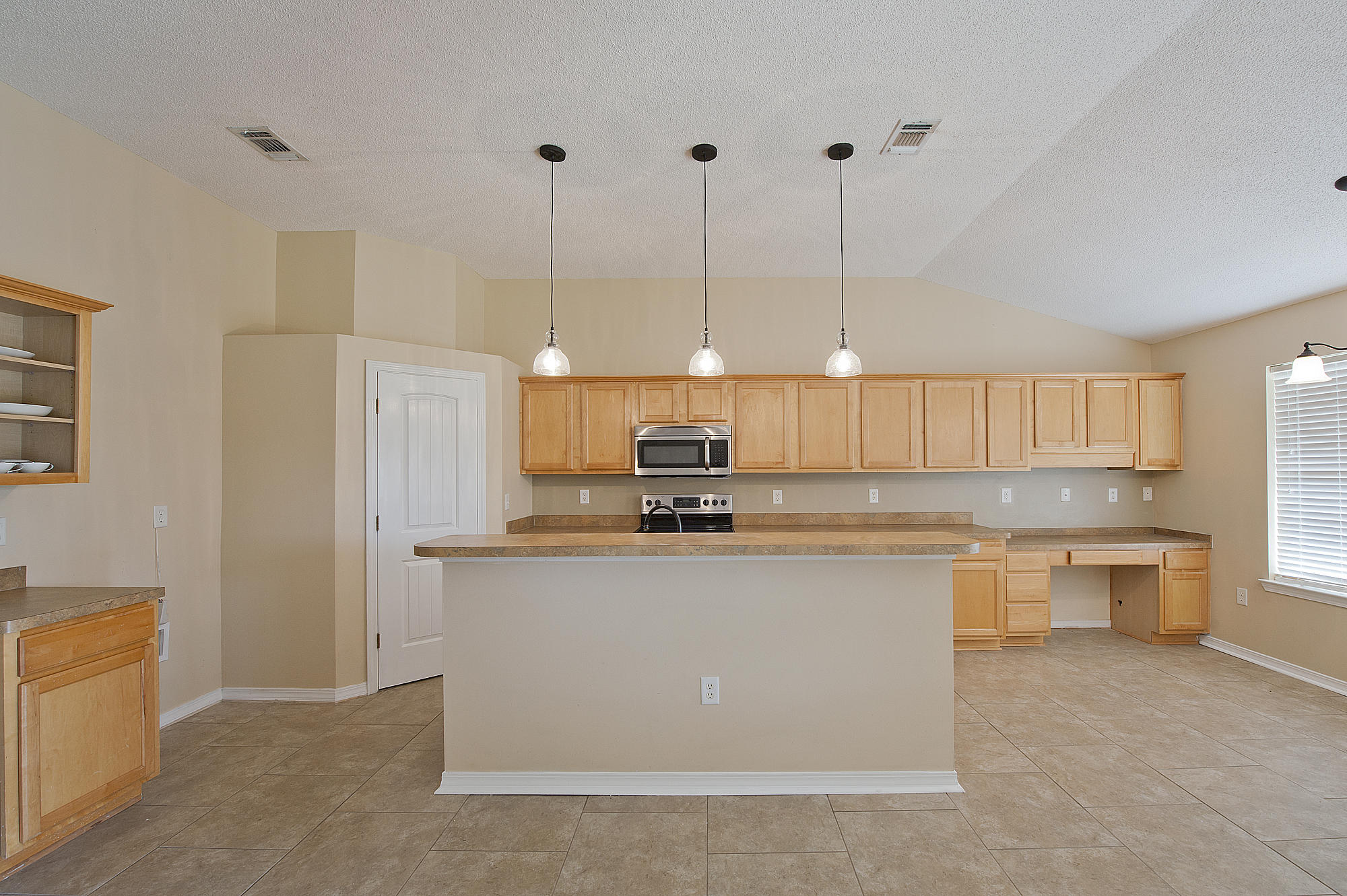 BROOKE ESTATES PH I - Residential