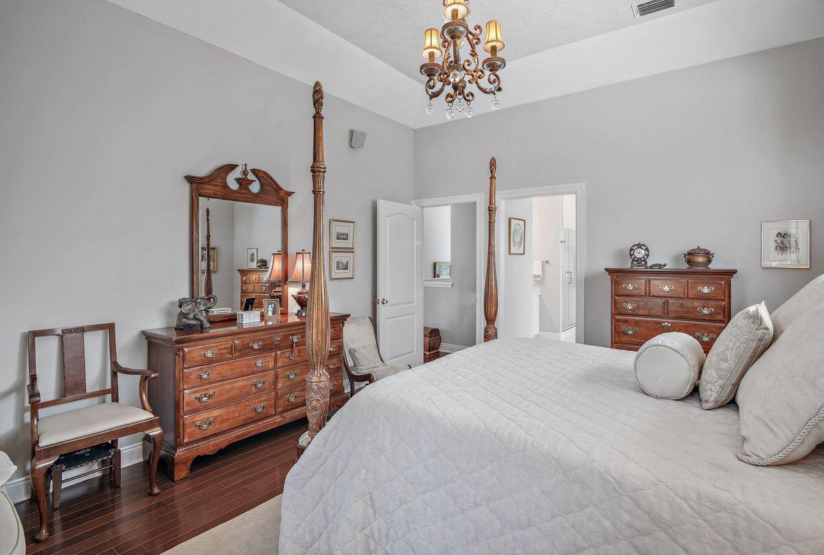 LAKEWOOD POINTE ESTATES - Residential