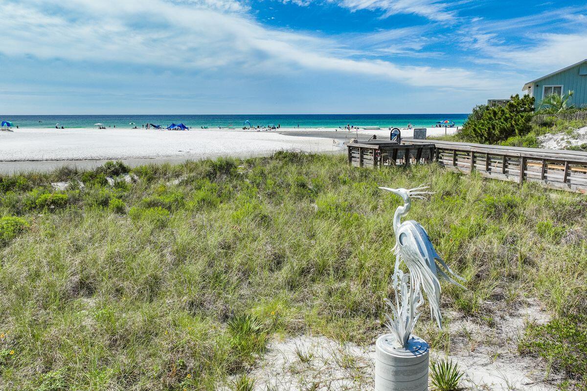 LAKEWOOD POINTE ESTATES - Residential