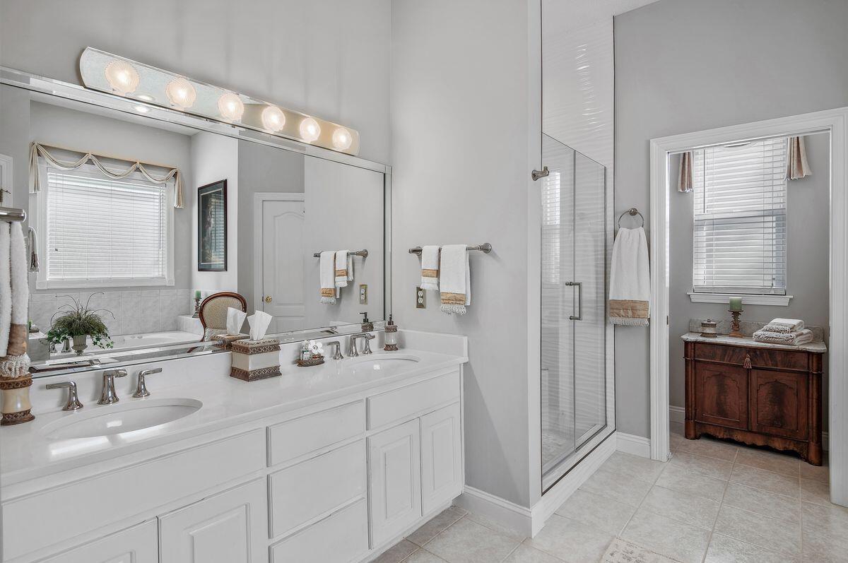 LAKEWOOD POINTE ESTATES - Residential