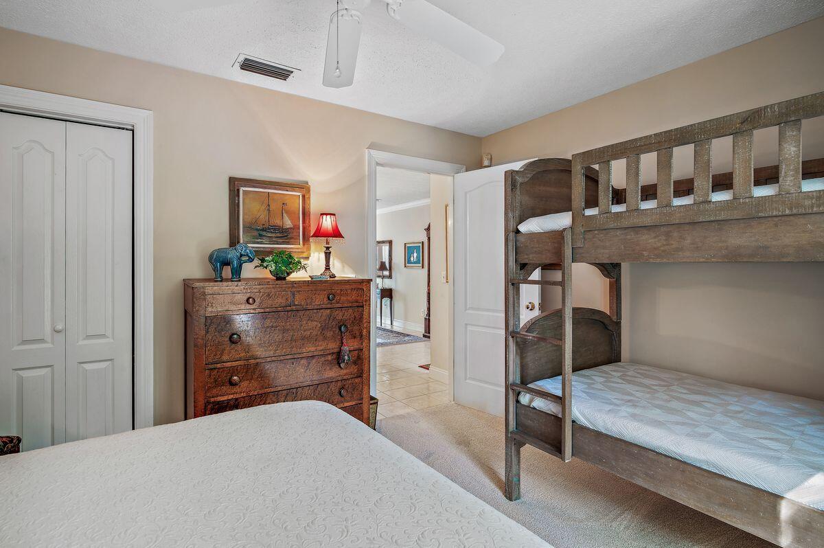 LAKEWOOD POINTE ESTATES - Residential