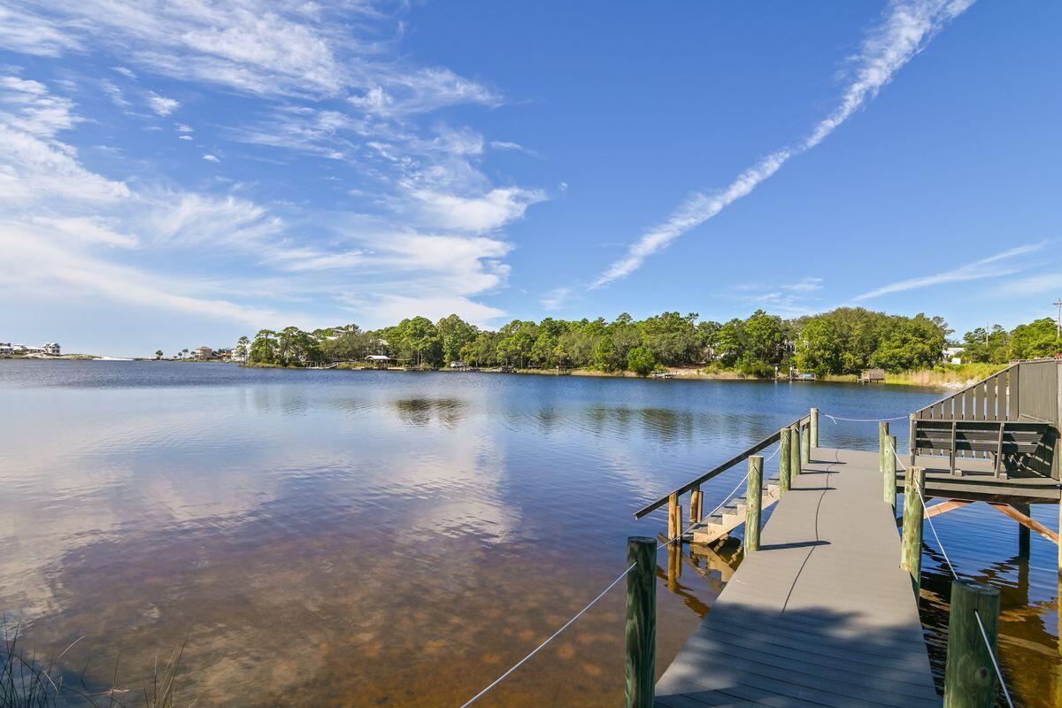 LAKEWOOD POINTE ESTATES - Residential