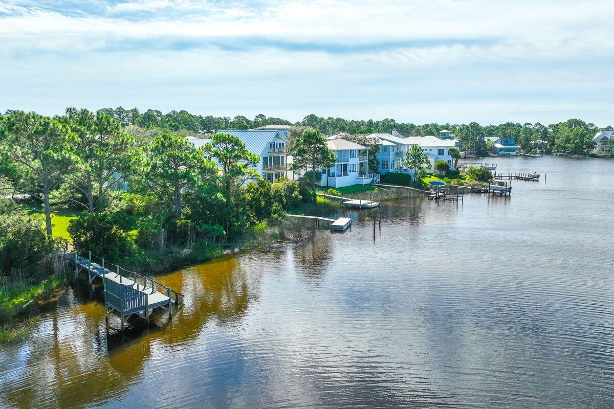 LAKEWOOD POINTE ESTATES - Residential