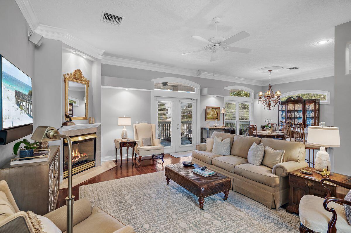 LAKEWOOD POINTE ESTATES - Residential