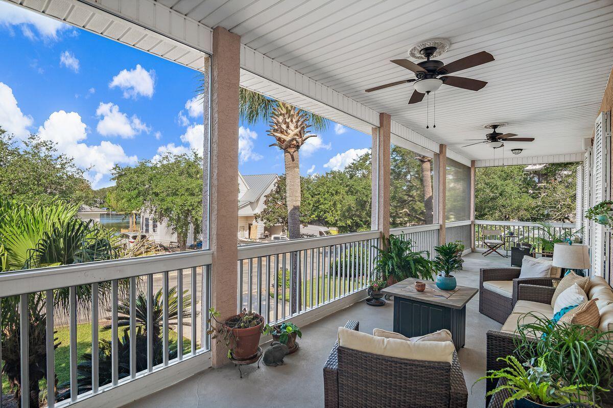 LAKEWOOD POINTE ESTATES - Residential