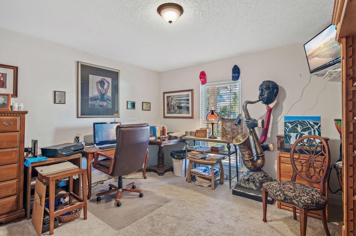 LAKEWOOD POINTE ESTATES - Residential