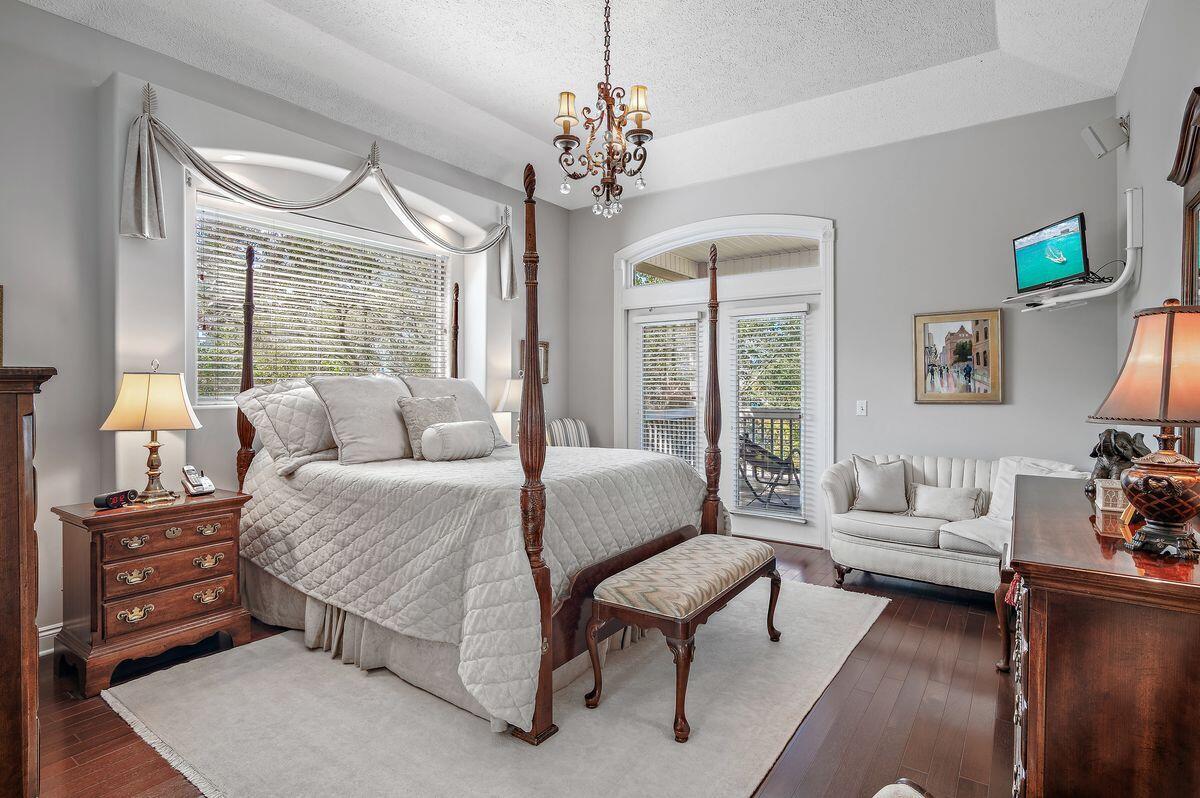 LAKEWOOD POINTE ESTATES - Residential