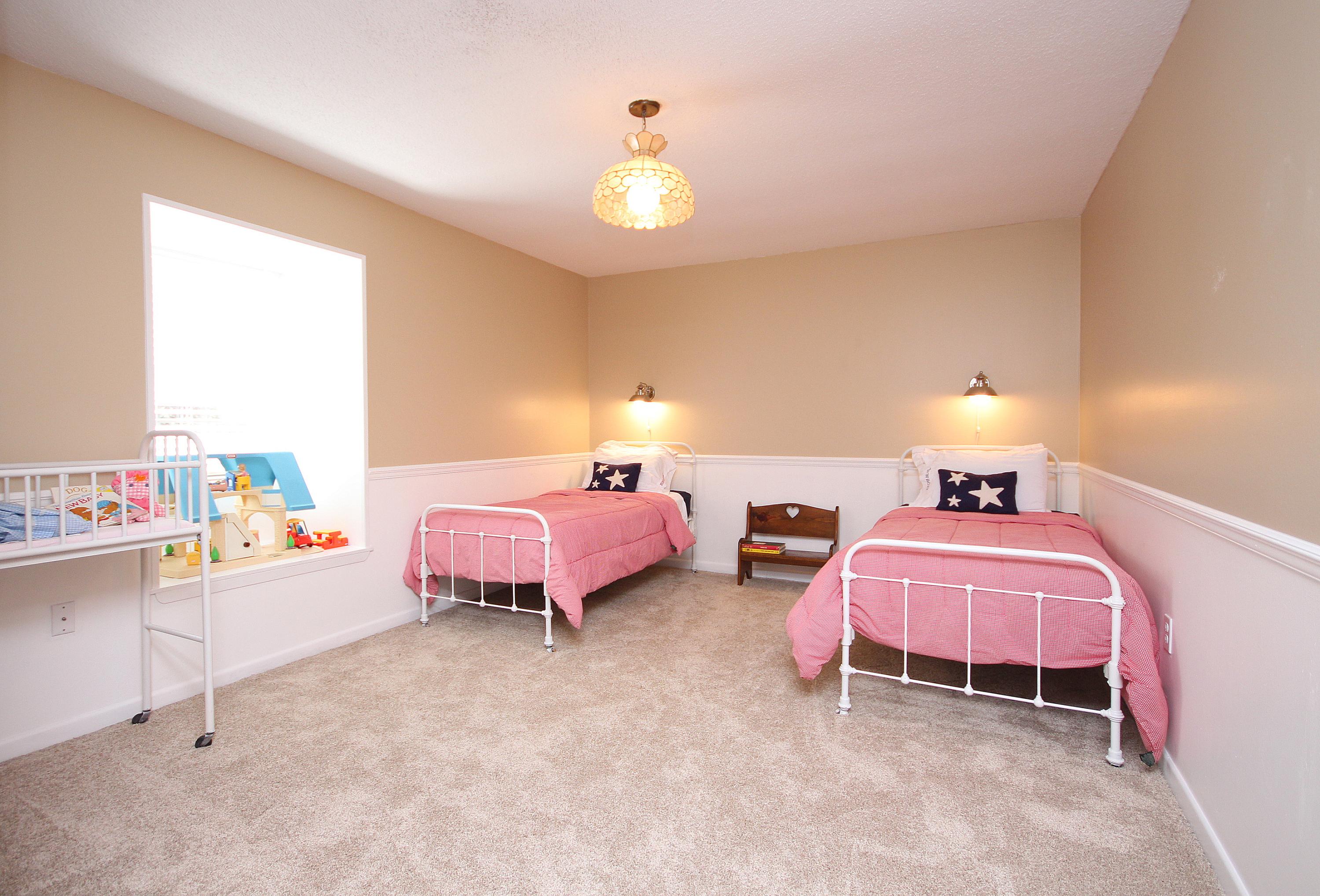 LAKE LORRAINE ESTATES 3 - Residential