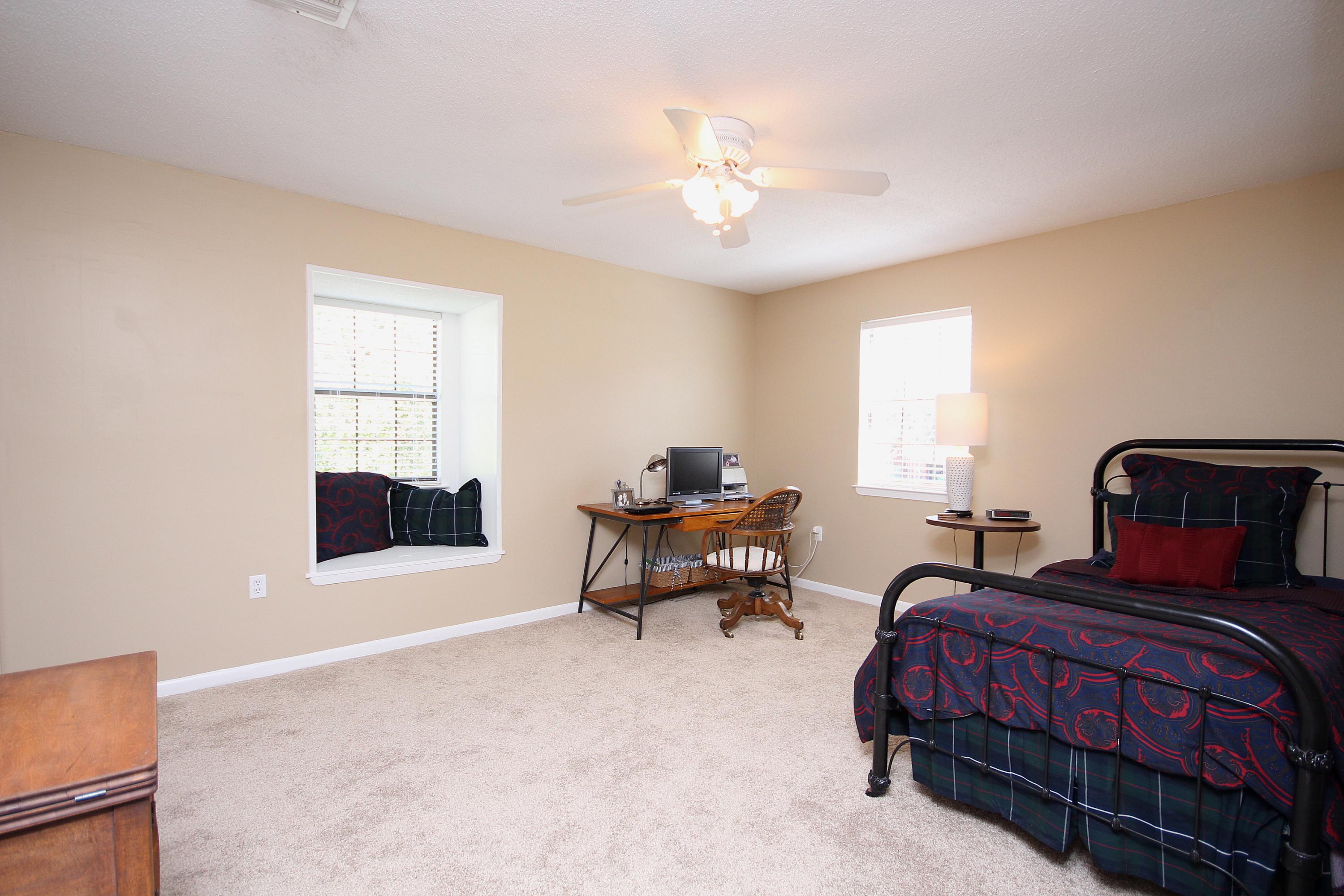 LAKE LORRAINE ESTATES 3 - Residential