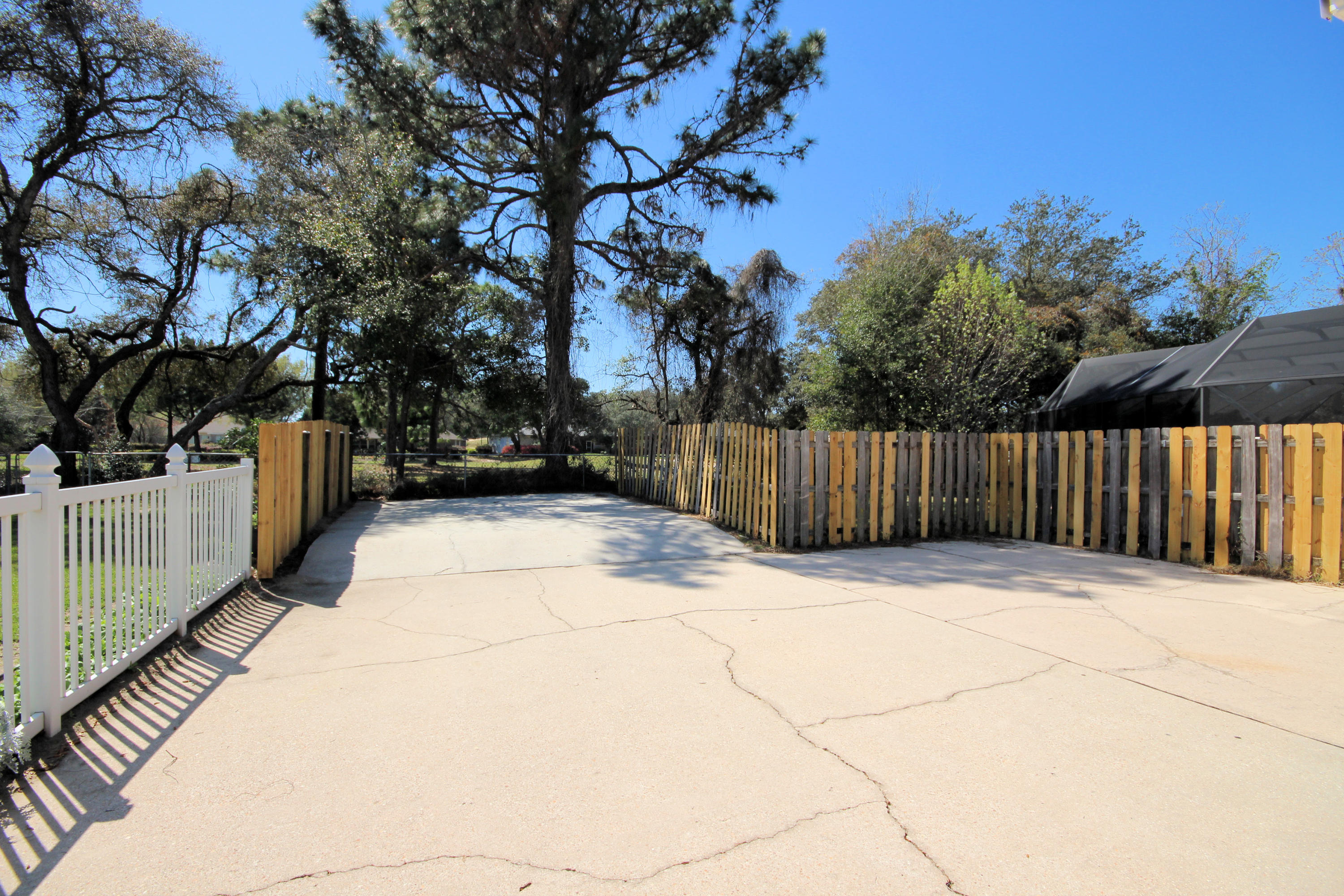 LAKE LORRAINE ESTATES 3 - Residential