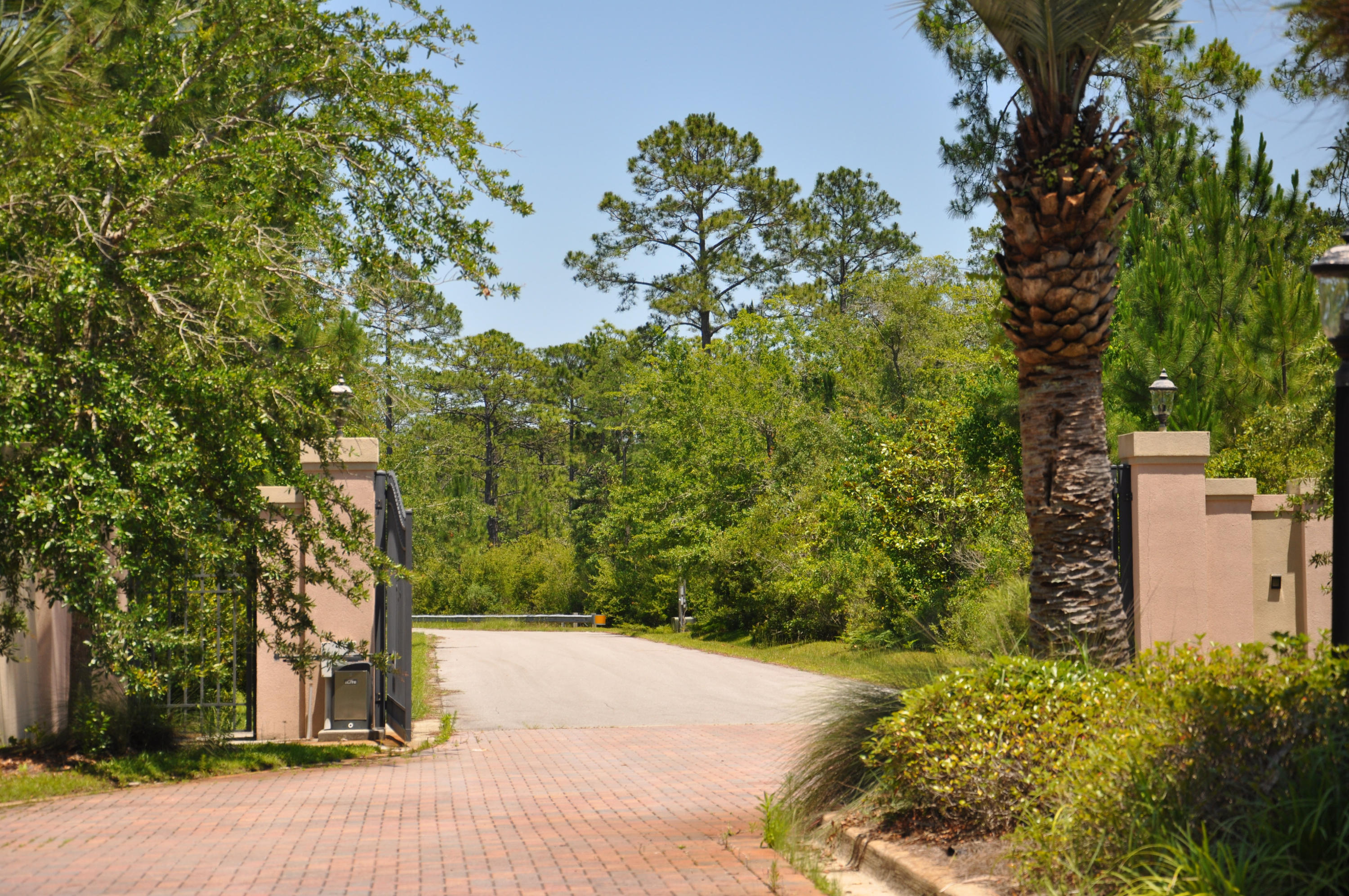 SECLUSION BAY - Land