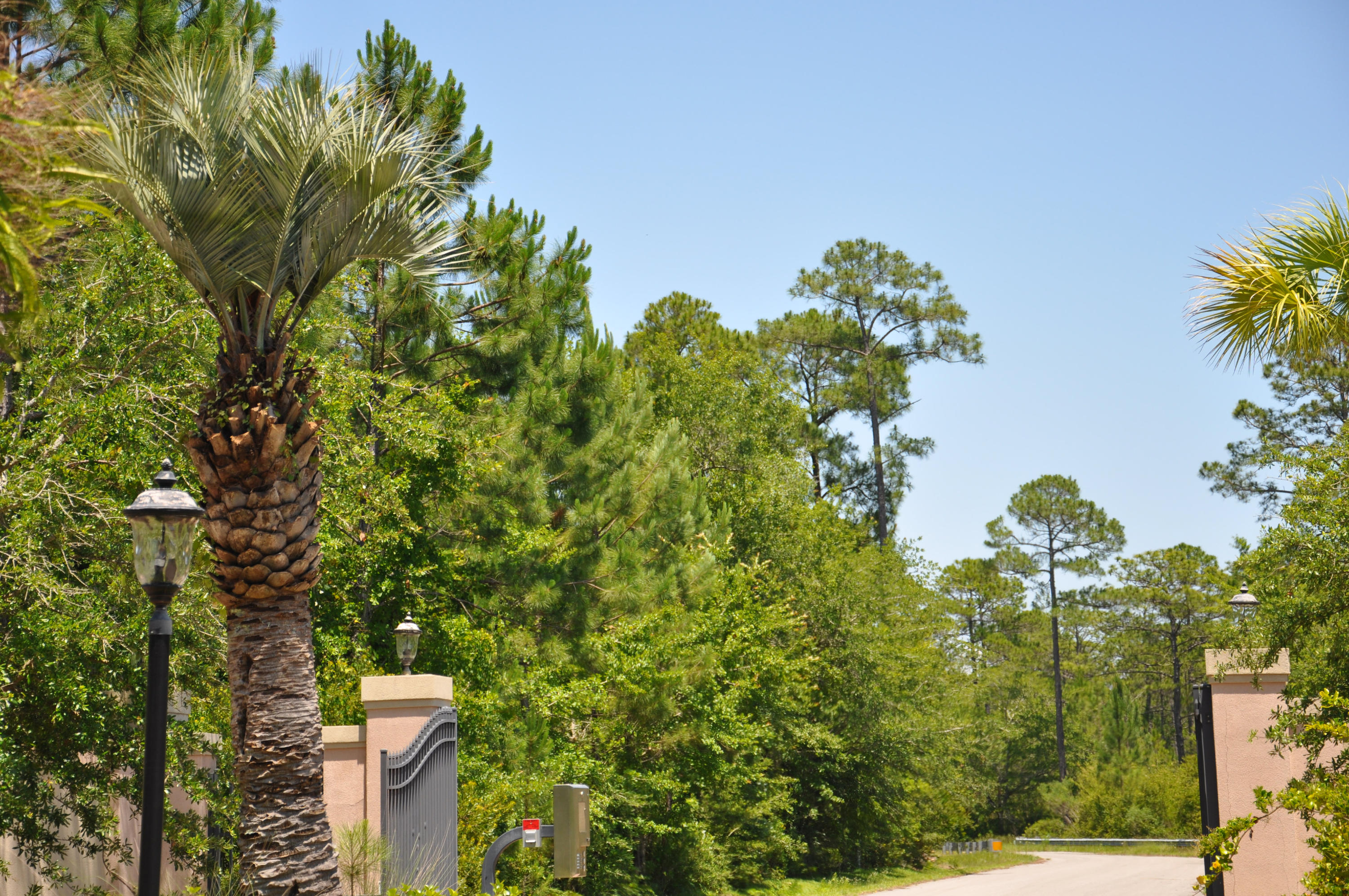 SECLUSION BAY - Land