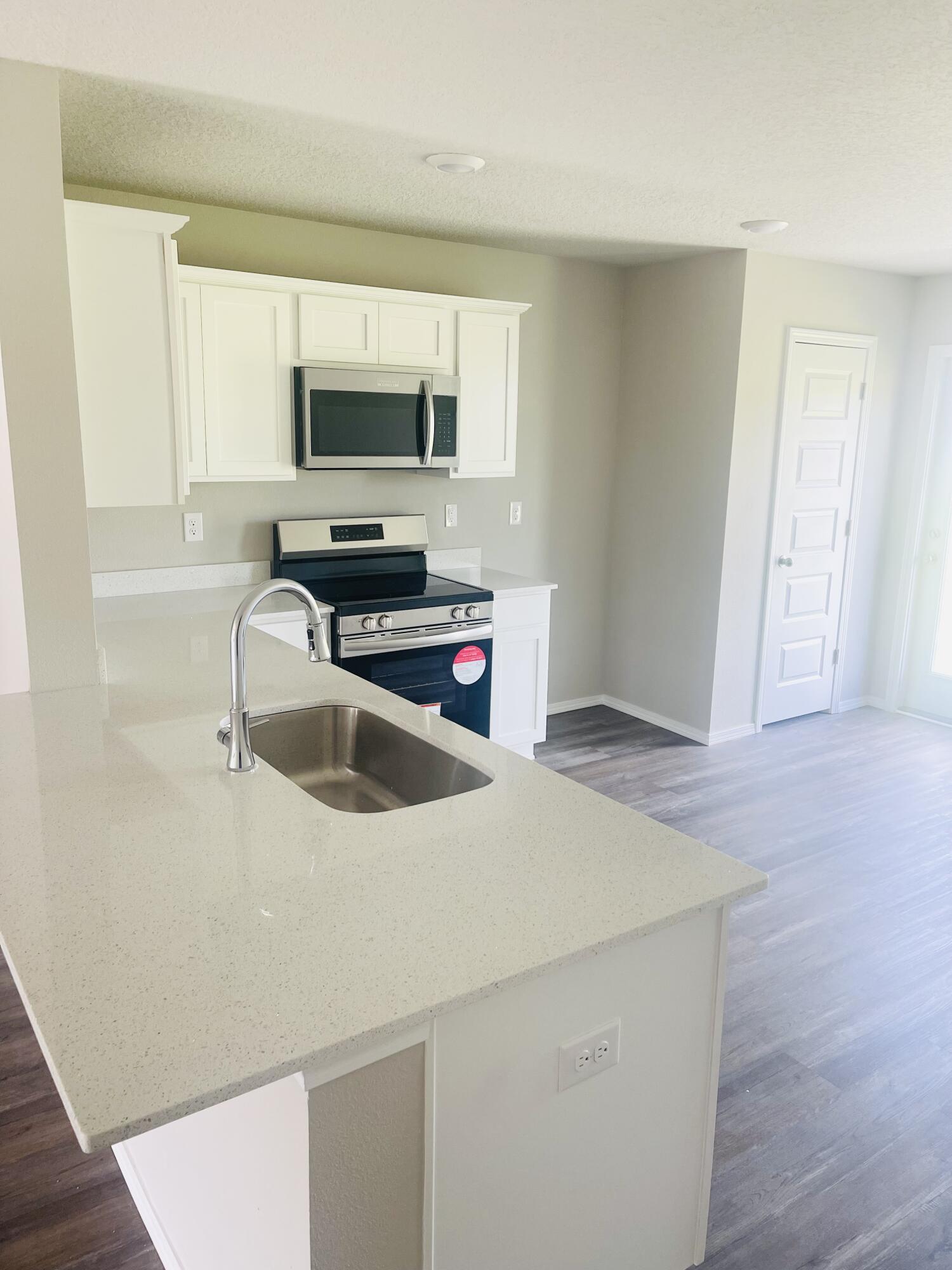 WHITE OAK ESTATES - Residential