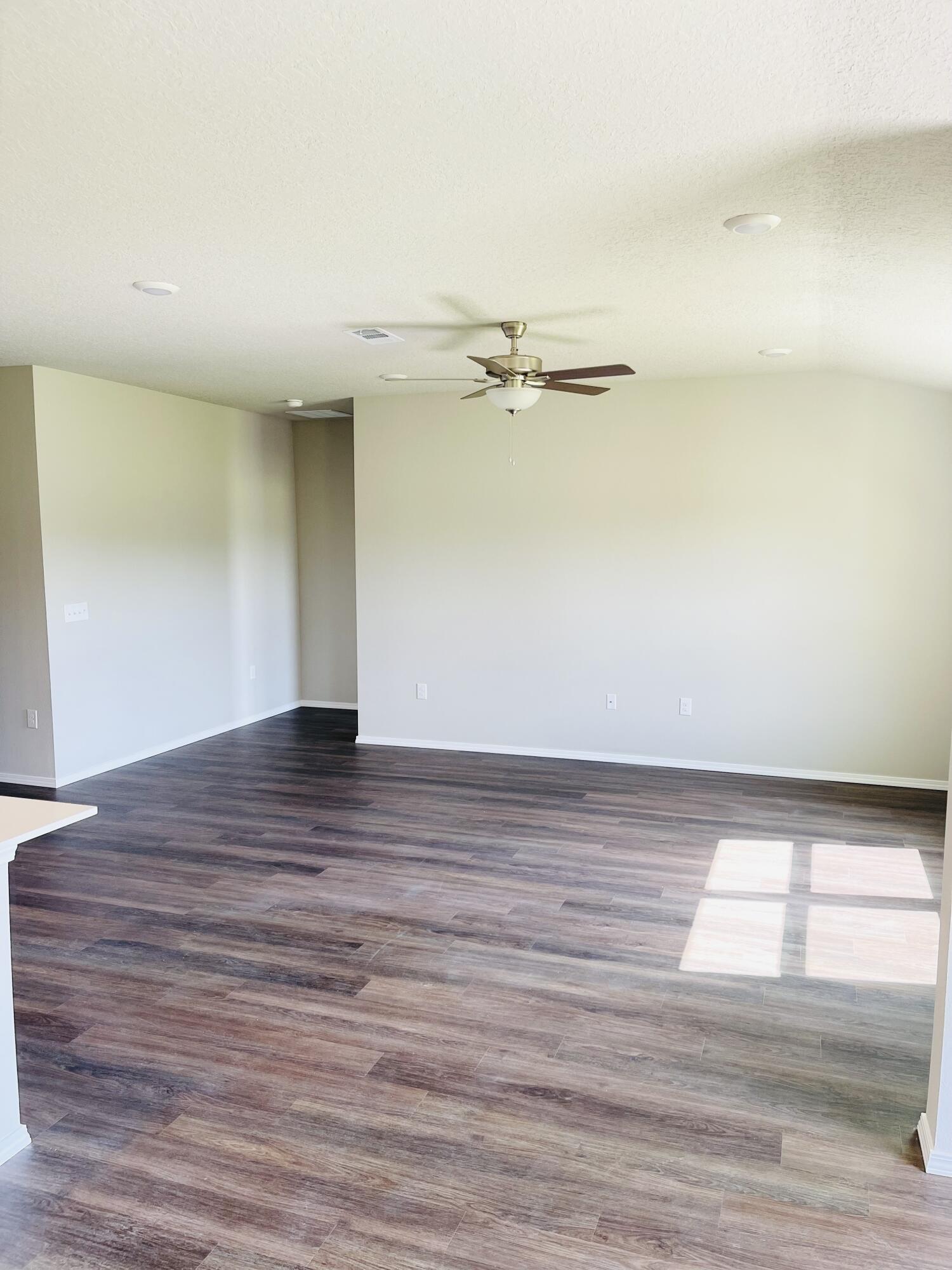 WHITE OAK ESTATES - Residential