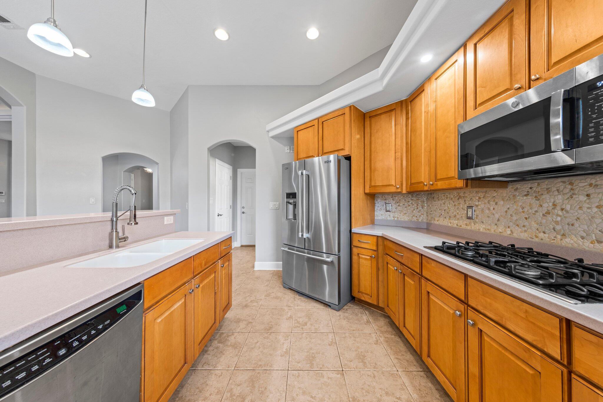 CHARDONNAY ESTATES - Residential