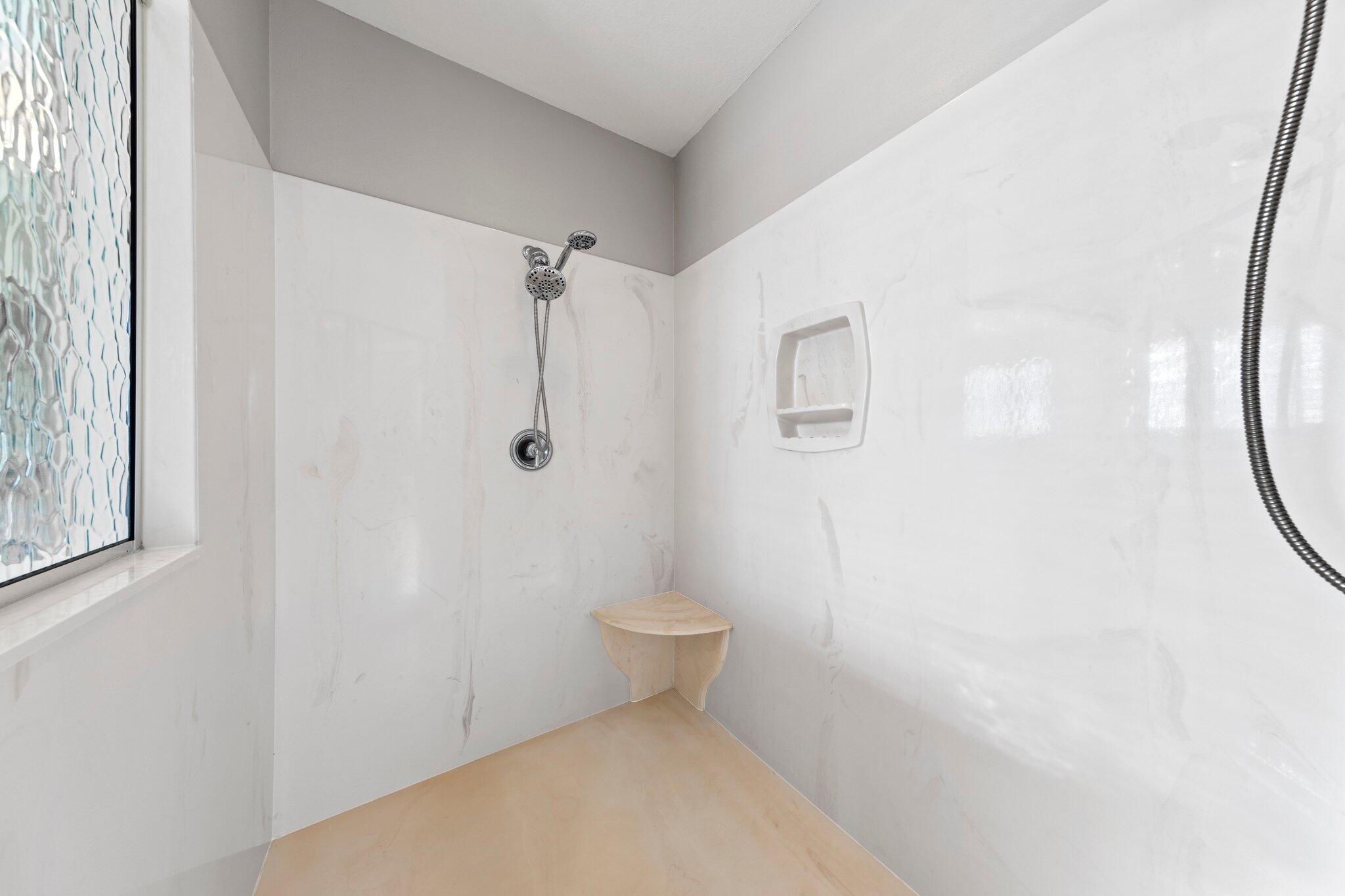 CHARDONNAY ESTATES - Residential