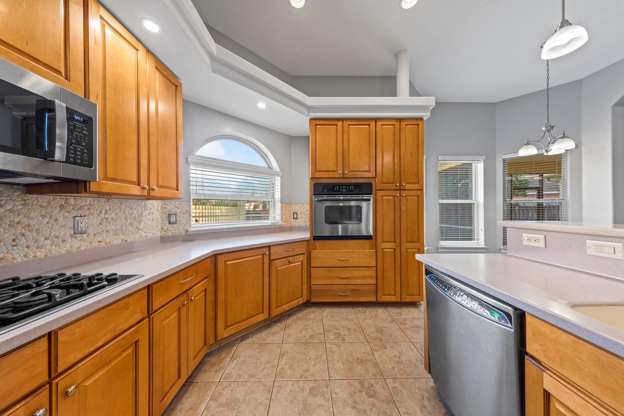 CHARDONNAY ESTATES - Residential