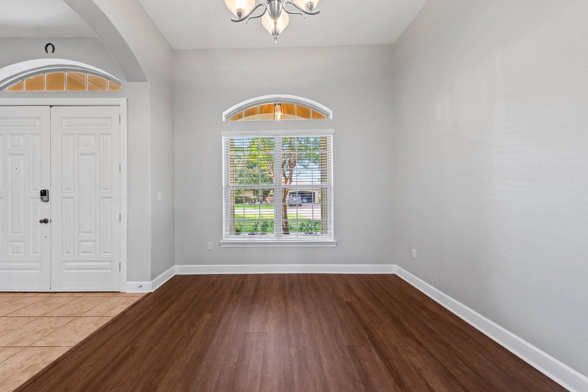 CHARDONNAY ESTATES - Residential