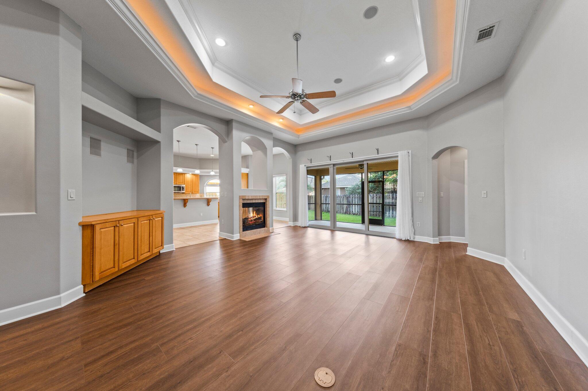 CHARDONNAY ESTATES - Residential