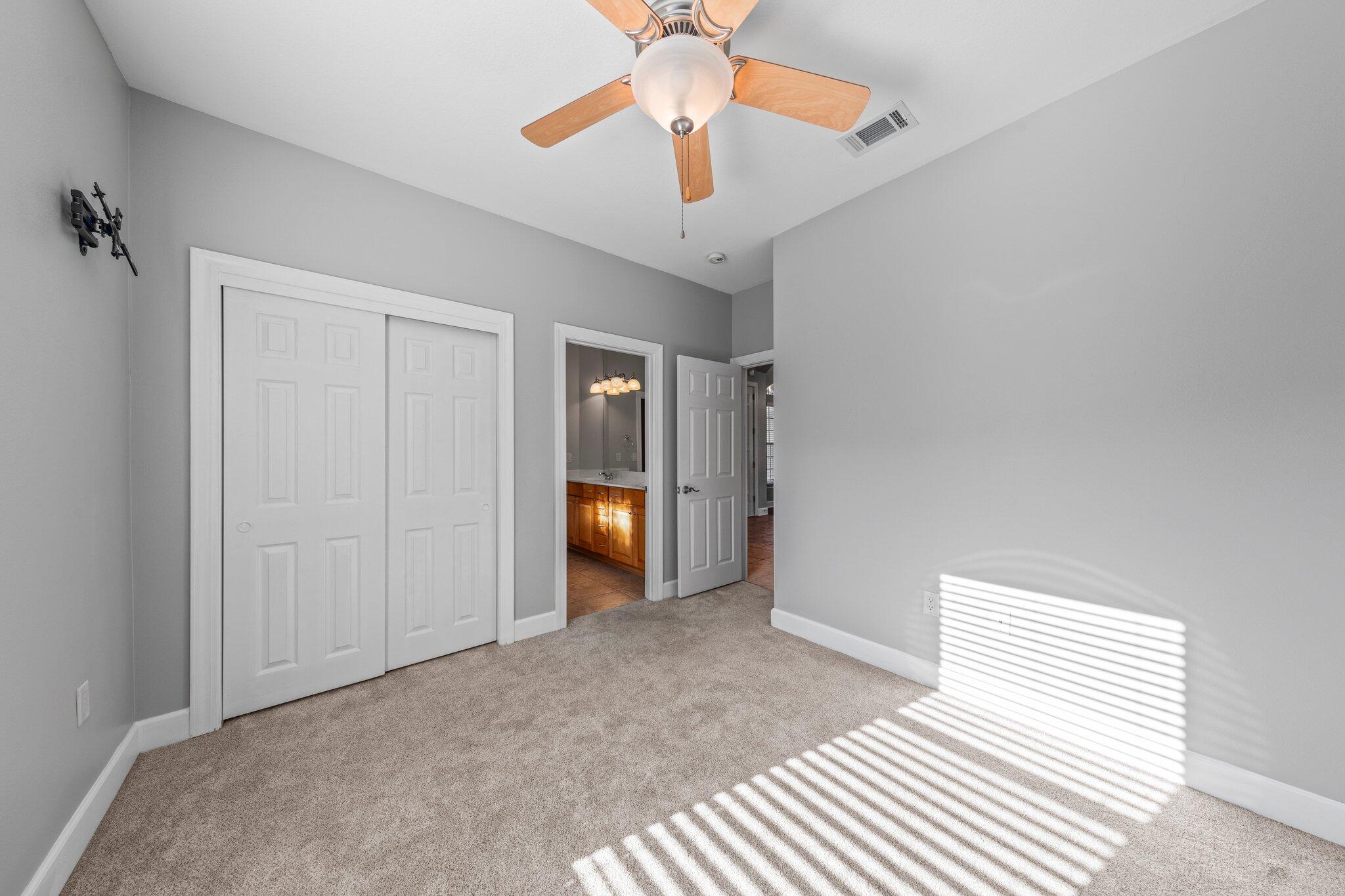 CHARDONNAY ESTATES - Residential