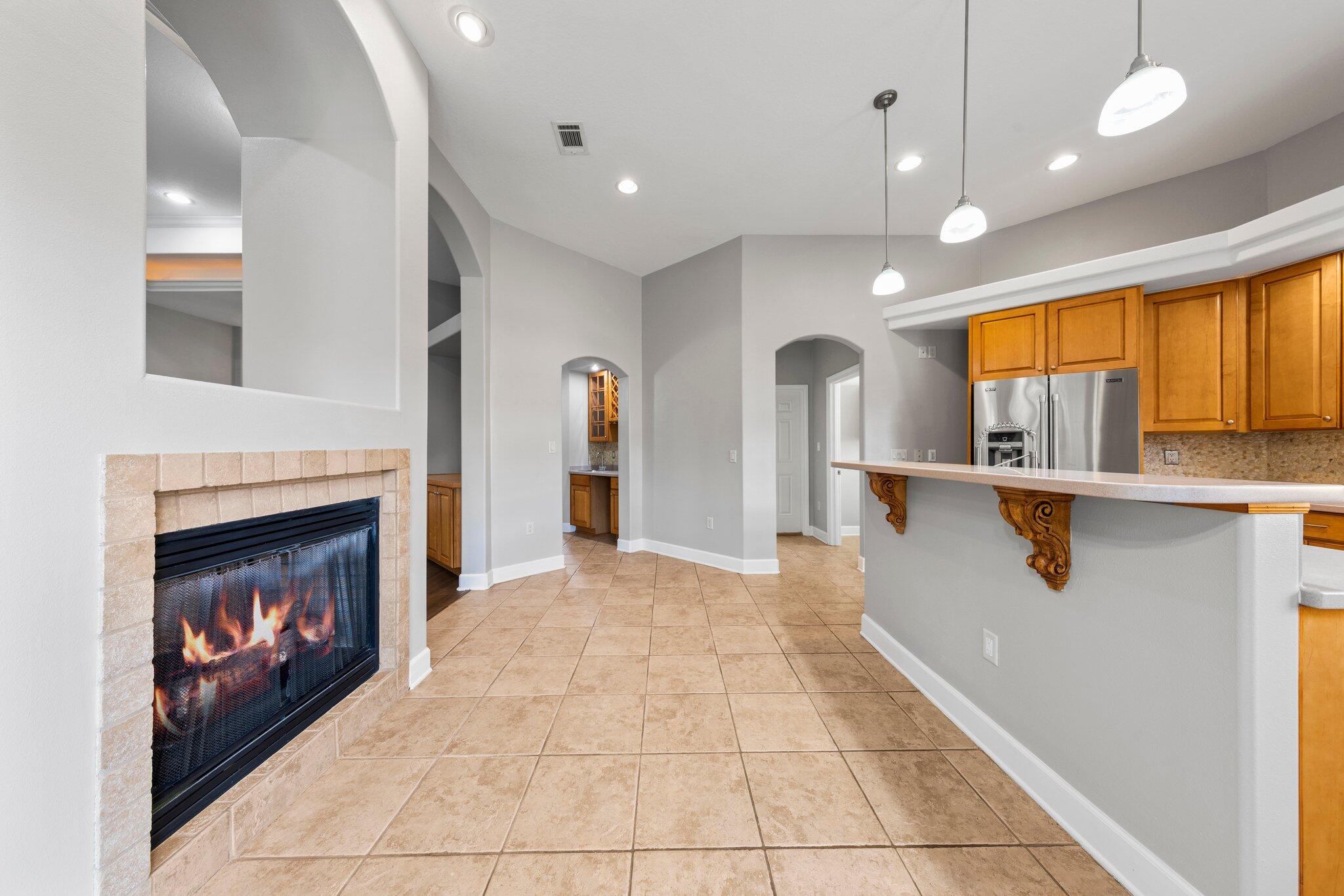 CHARDONNAY ESTATES - Residential