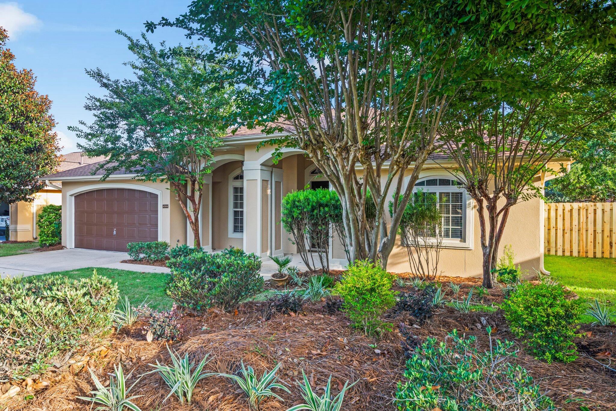 CHARDONNAY ESTATES - Residential