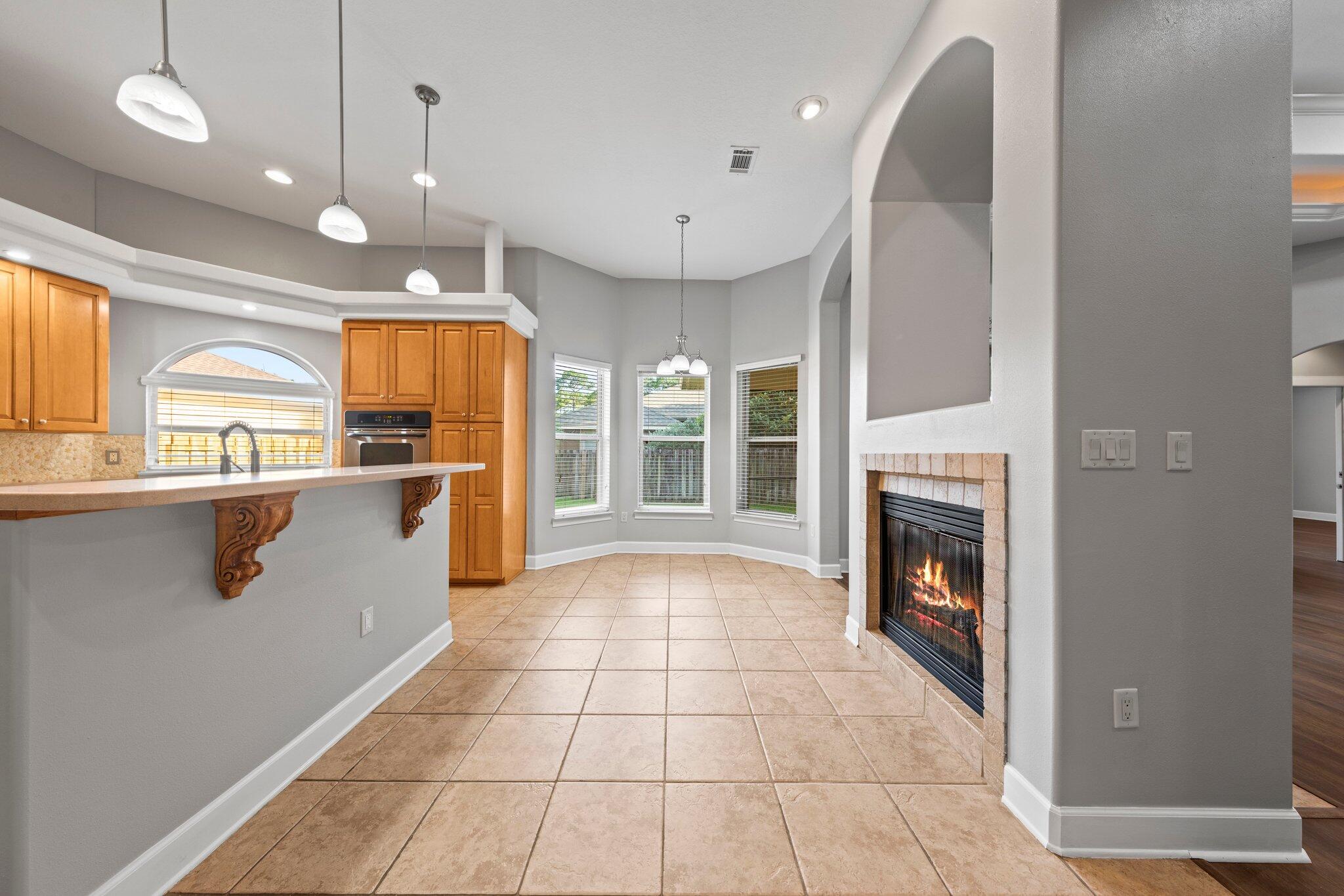 CHARDONNAY ESTATES - Residential