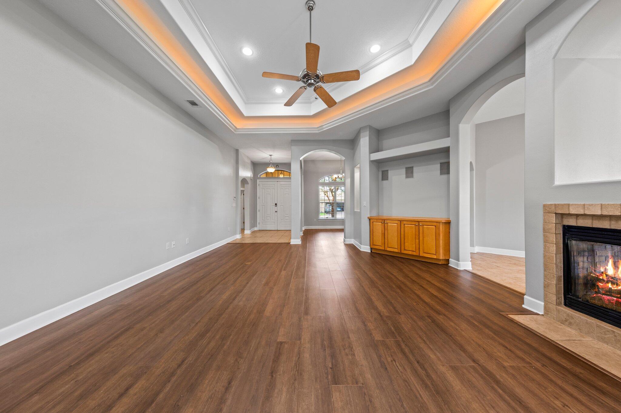 CHARDONNAY ESTATES - Residential