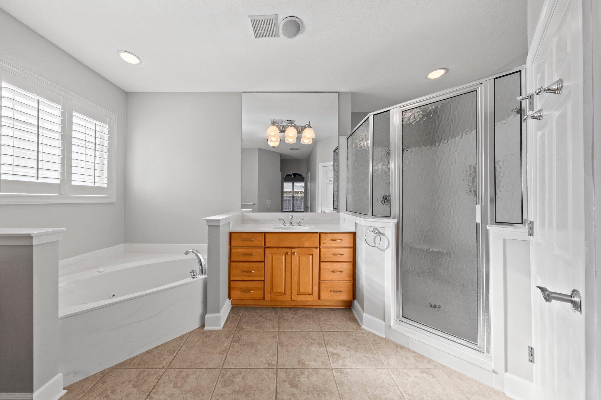 CHARDONNAY ESTATES - Residential