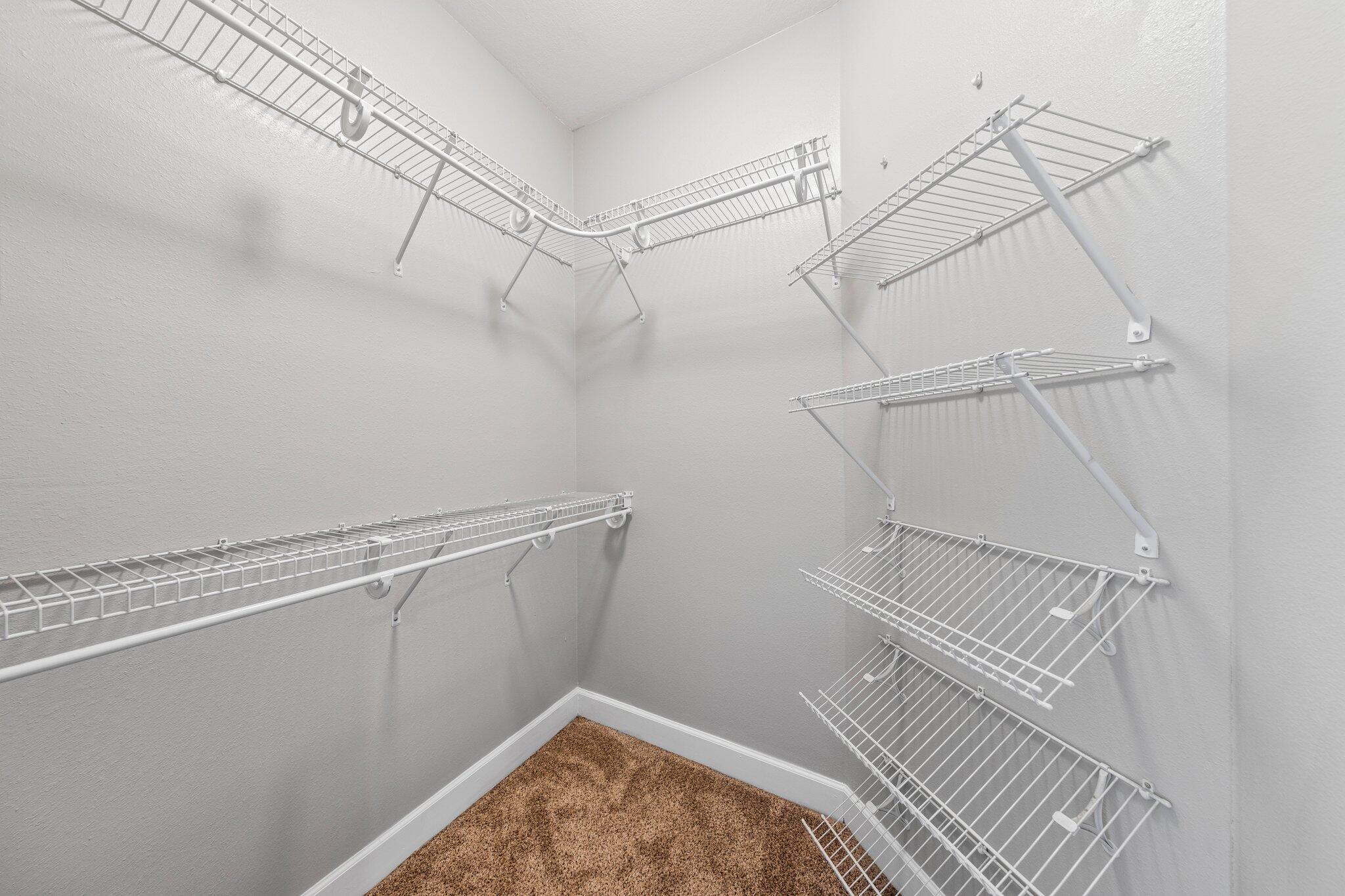 CHARDONNAY ESTATES - Residential