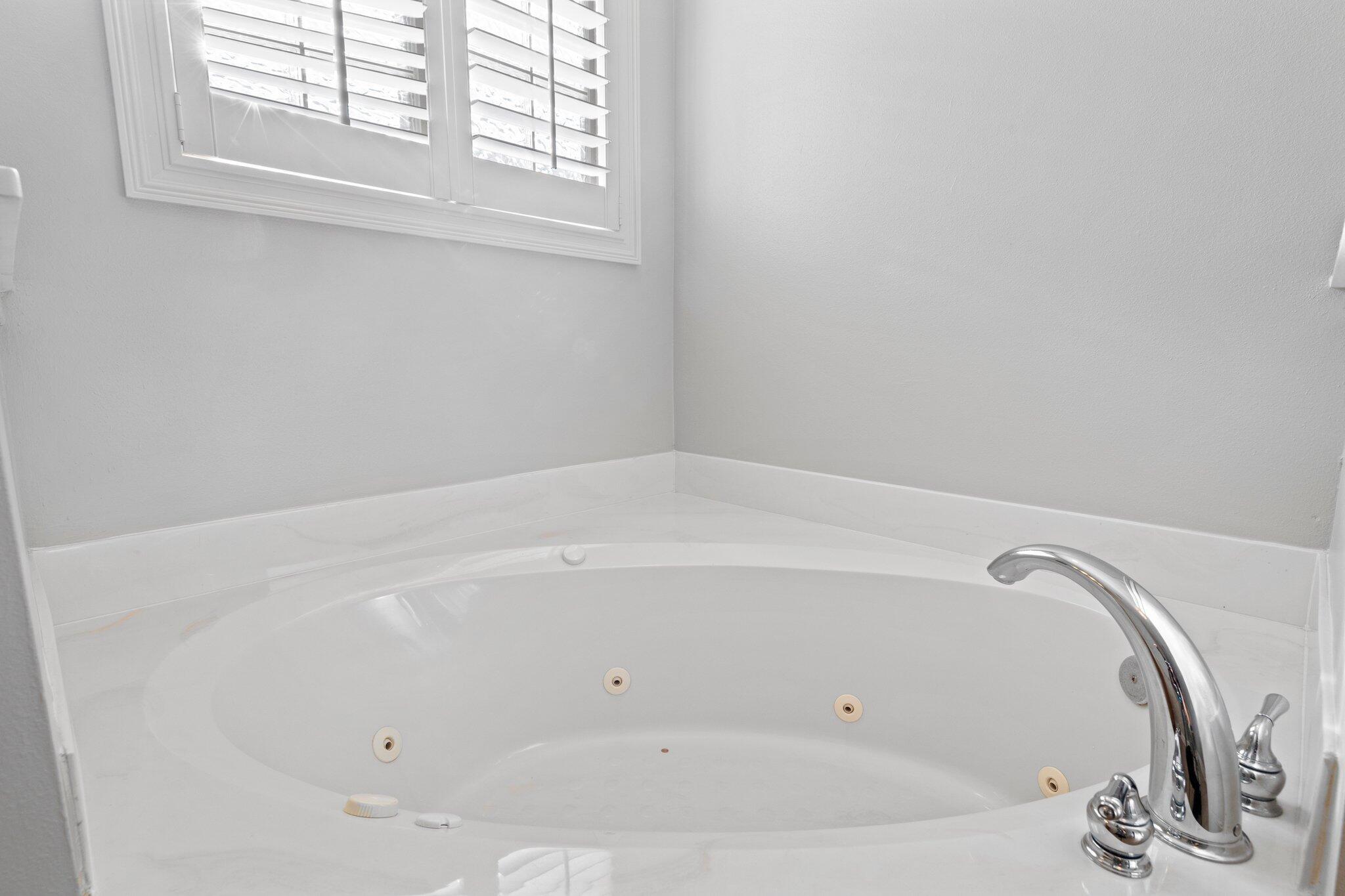 CHARDONNAY ESTATES - Residential