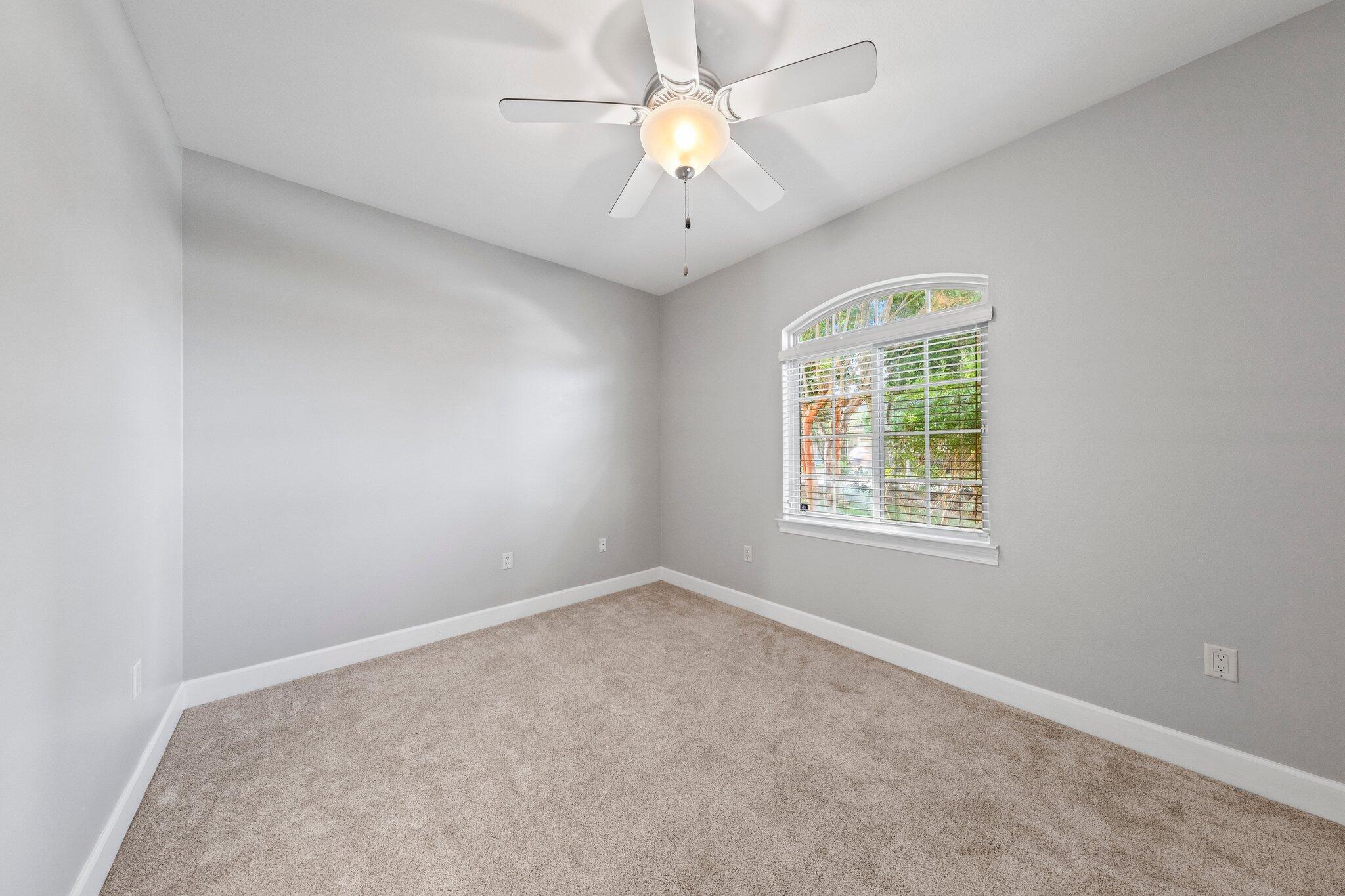 CHARDONNAY ESTATES - Residential