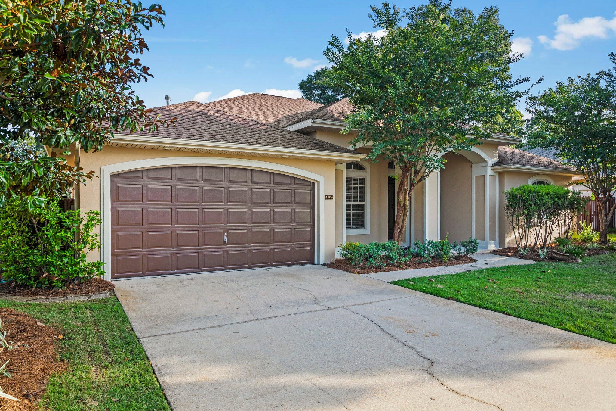 CHARDONNAY ESTATES - Residential