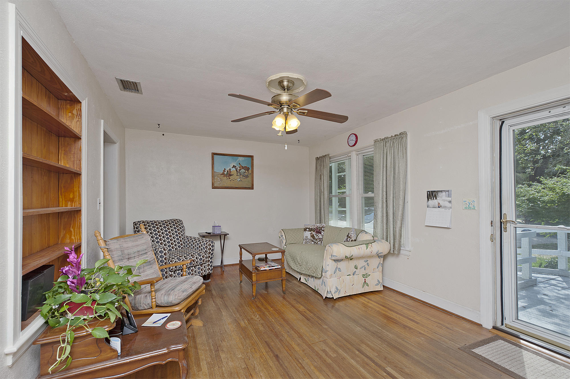 ELLIOTTS POINT - Residential