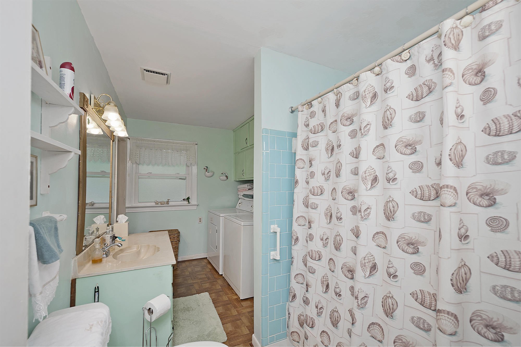 ELLIOTTS POINT - Residential