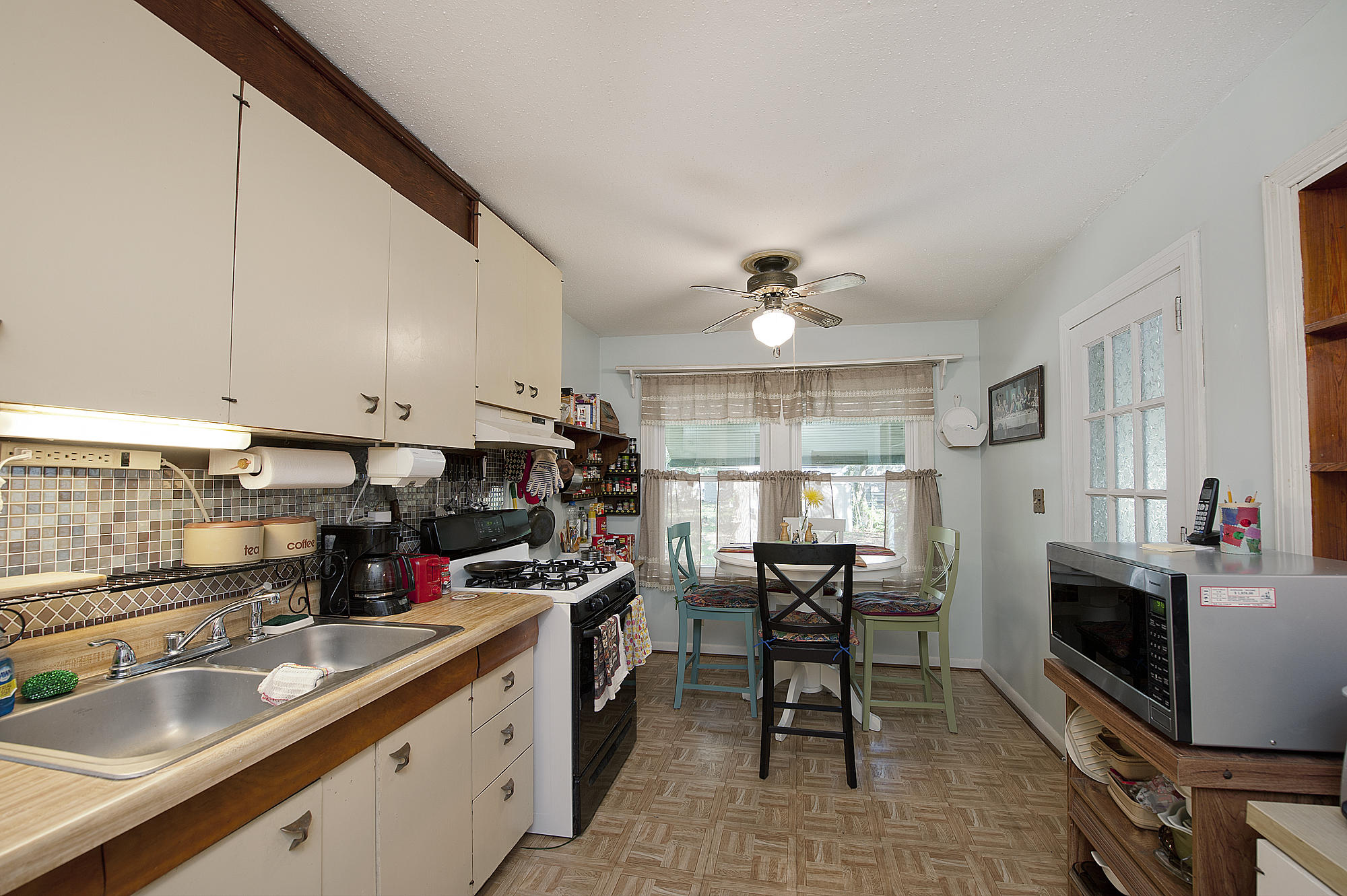 ELLIOTTS POINT - Residential