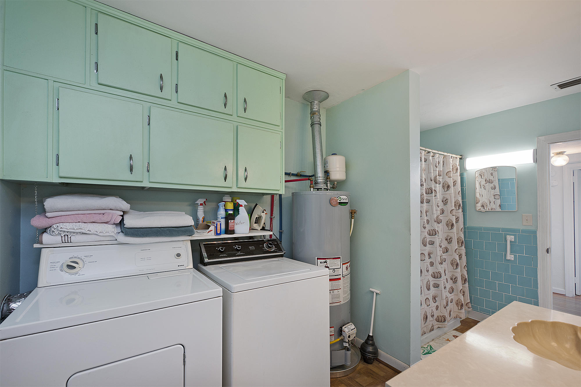 ELLIOTTS POINT - Residential