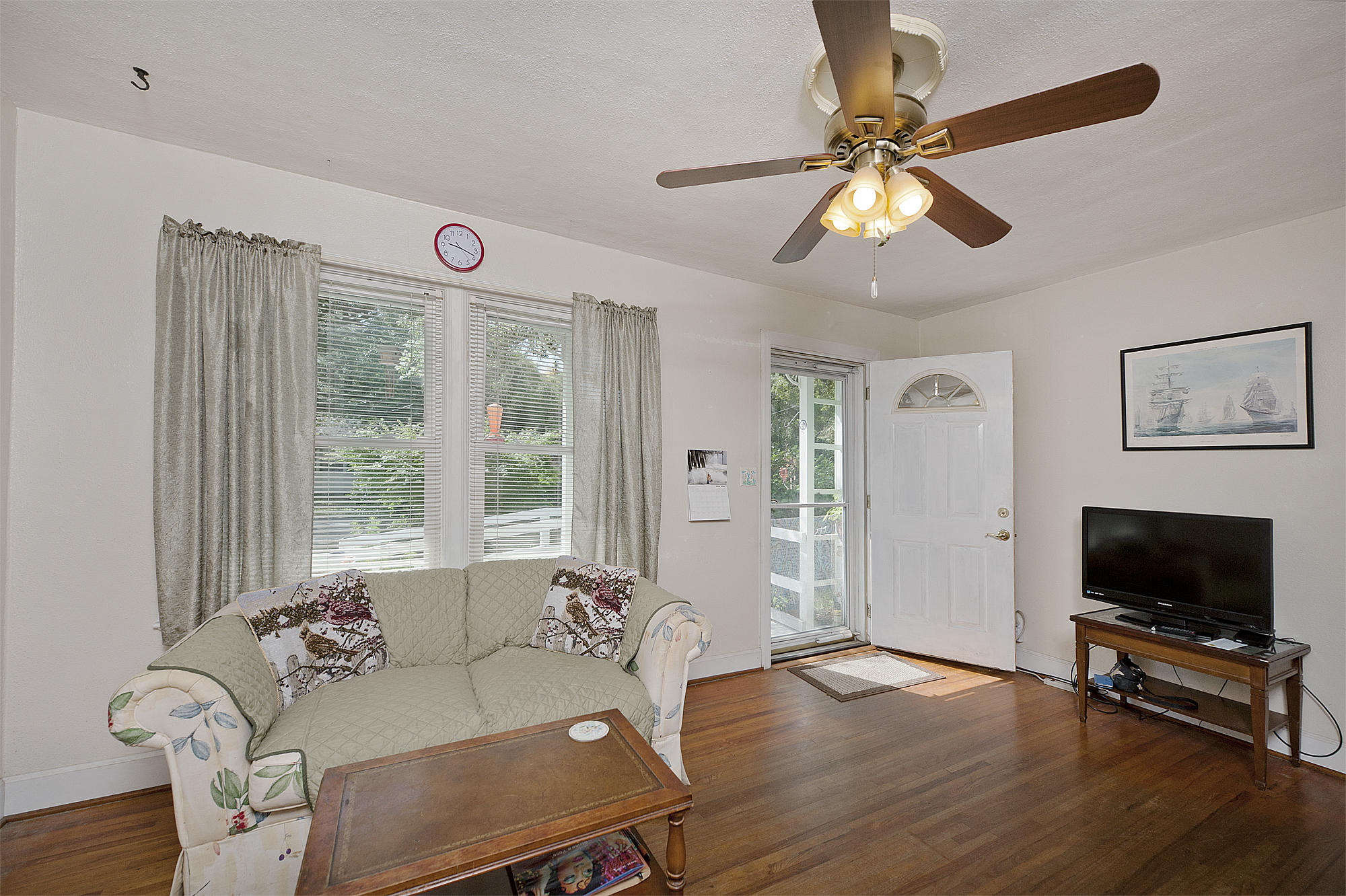 ELLIOTTS POINT - Residential