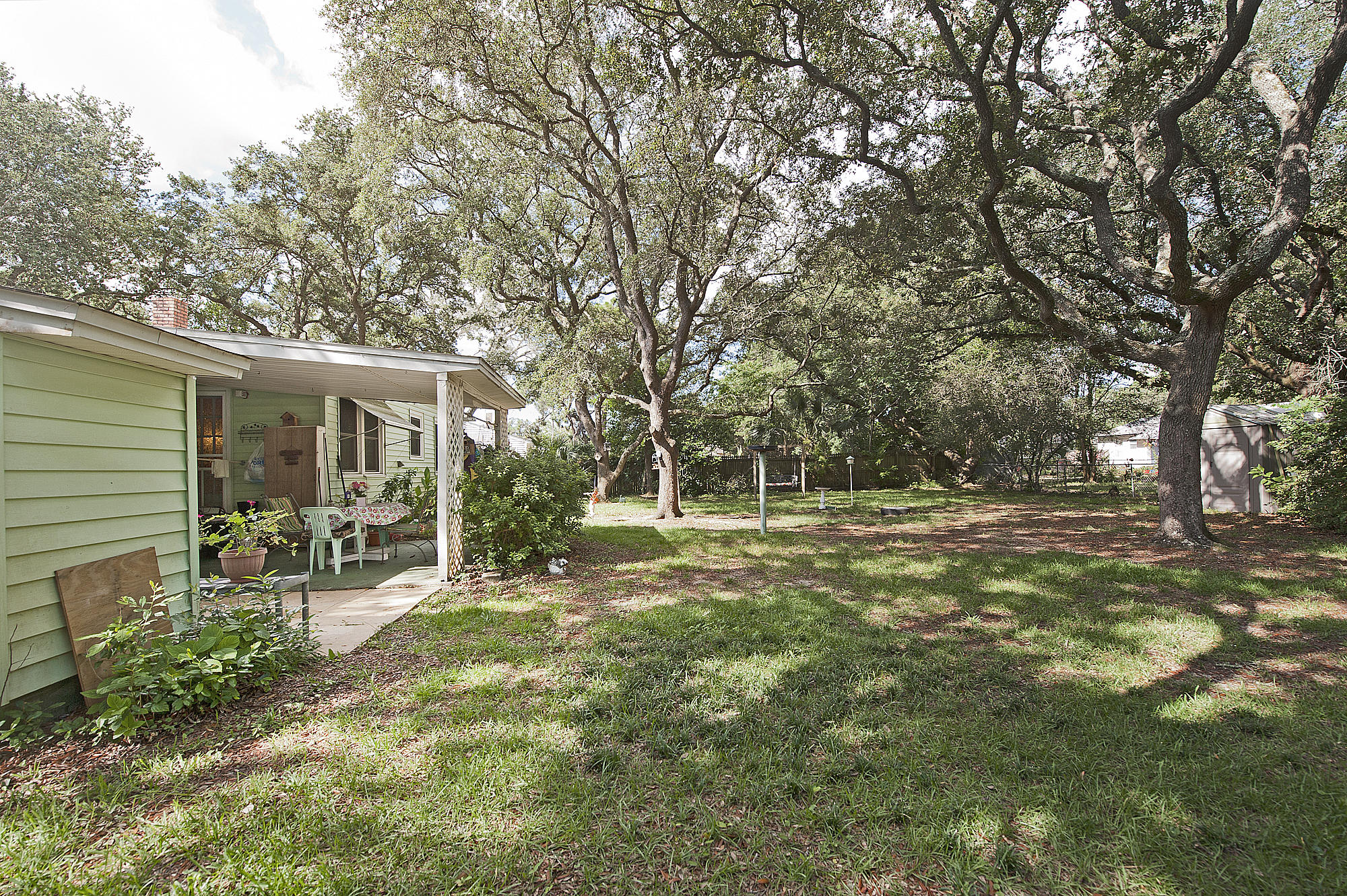 ELLIOTTS POINT - Residential