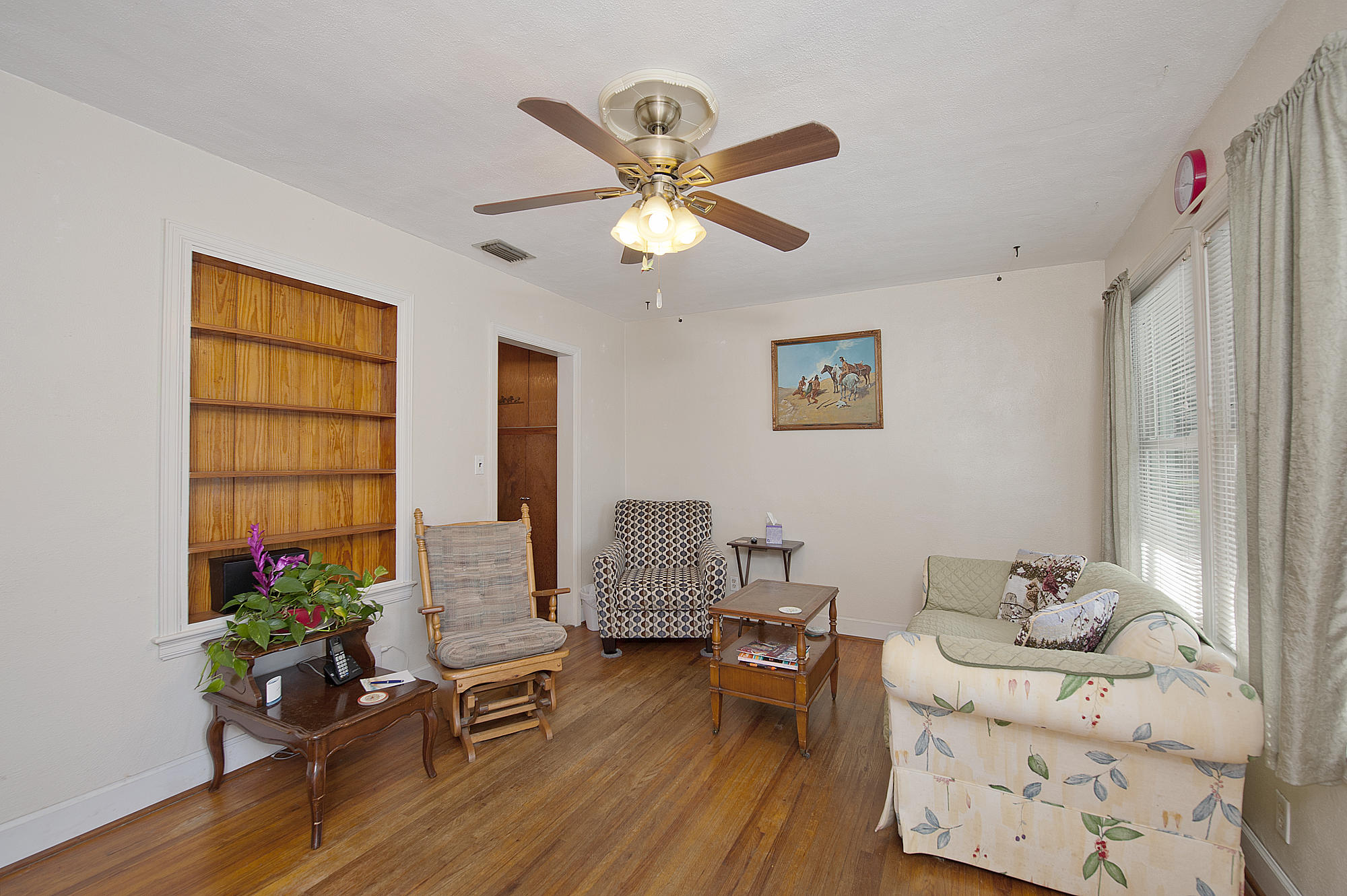 ELLIOTTS POINT - Residential