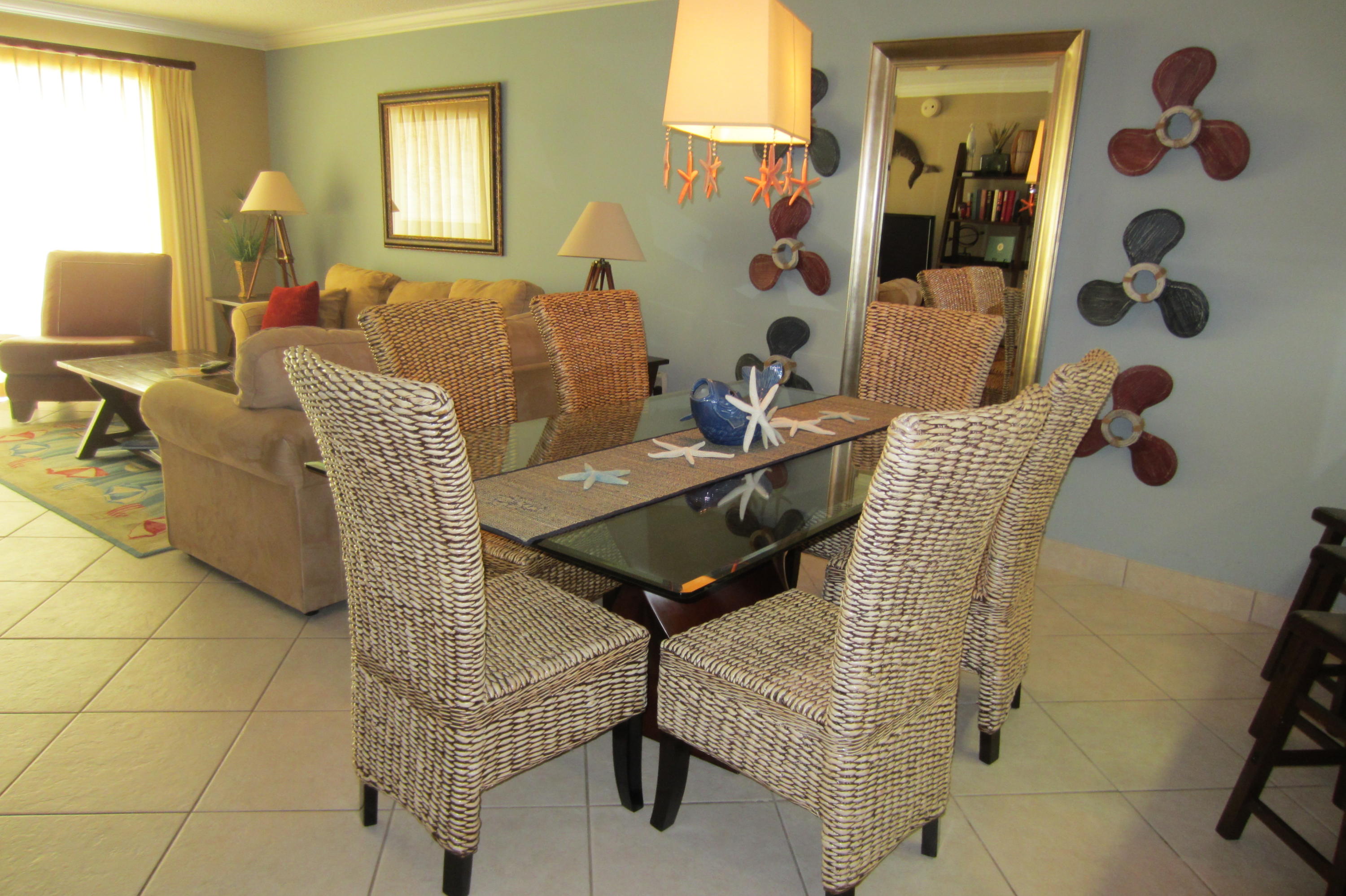 ISLANDER CONDO - Residential