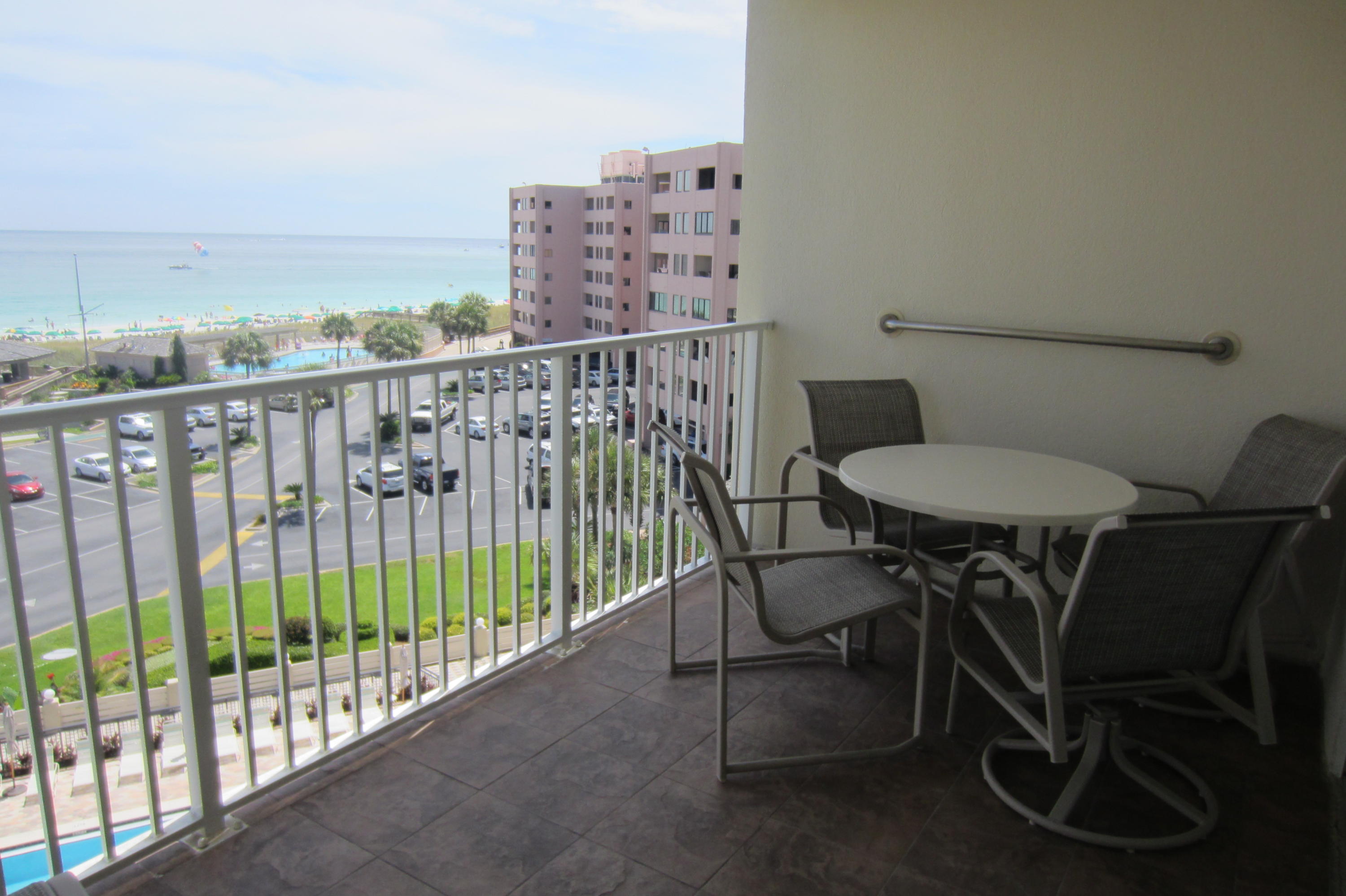 ISLANDER CONDO - Residential
