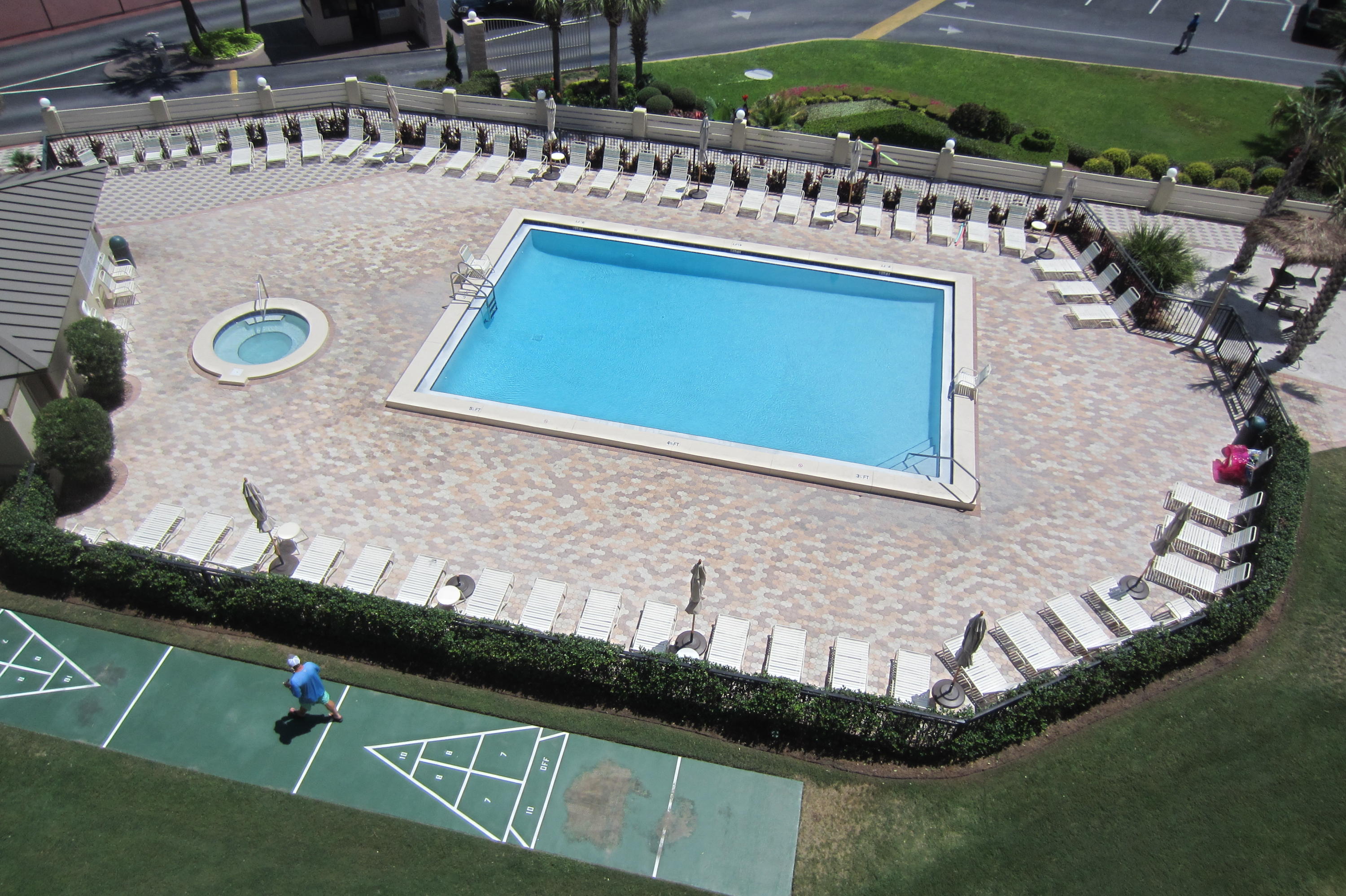 ISLANDER CONDO - Residential