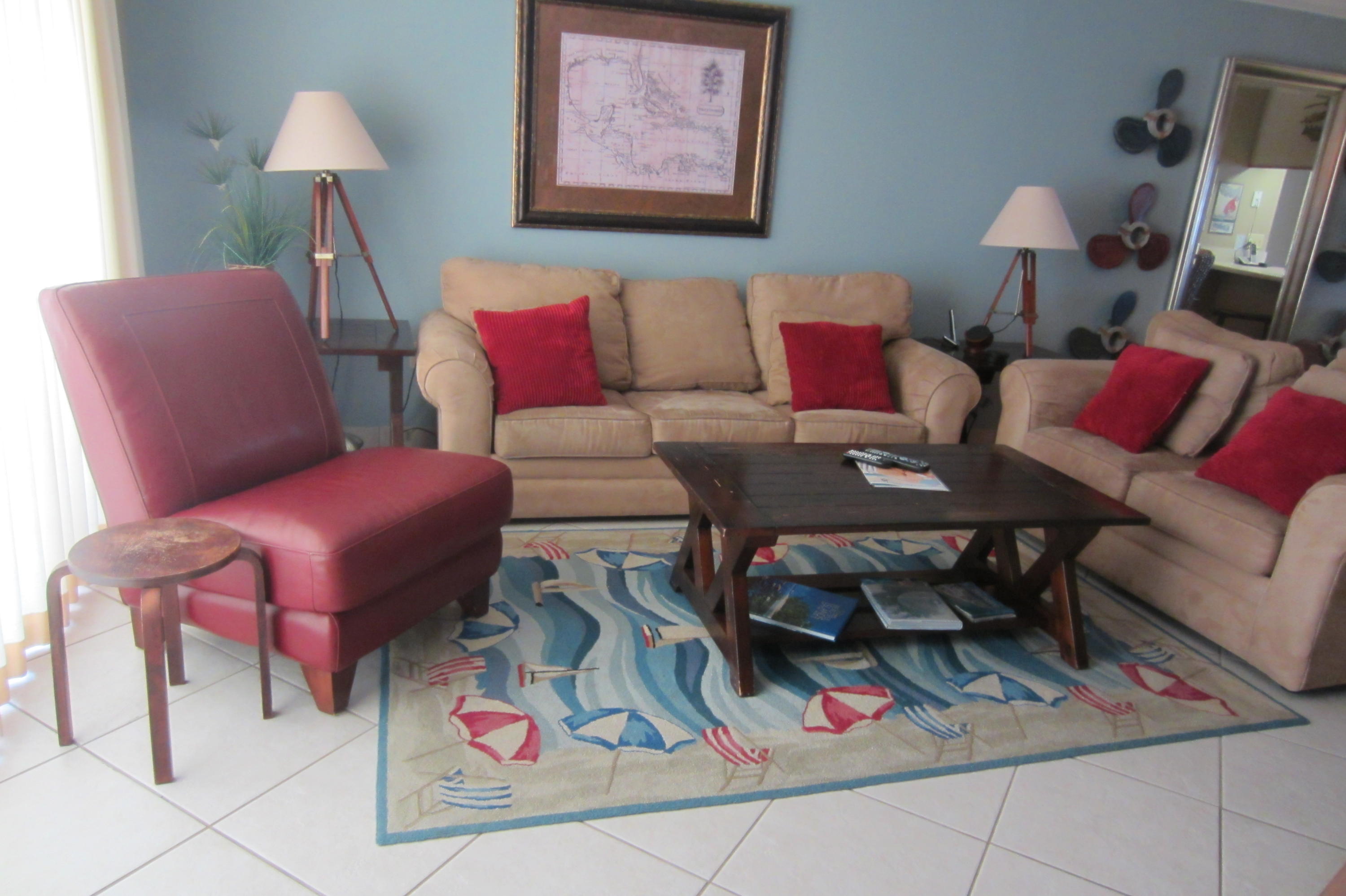 ISLANDER CONDO - Residential