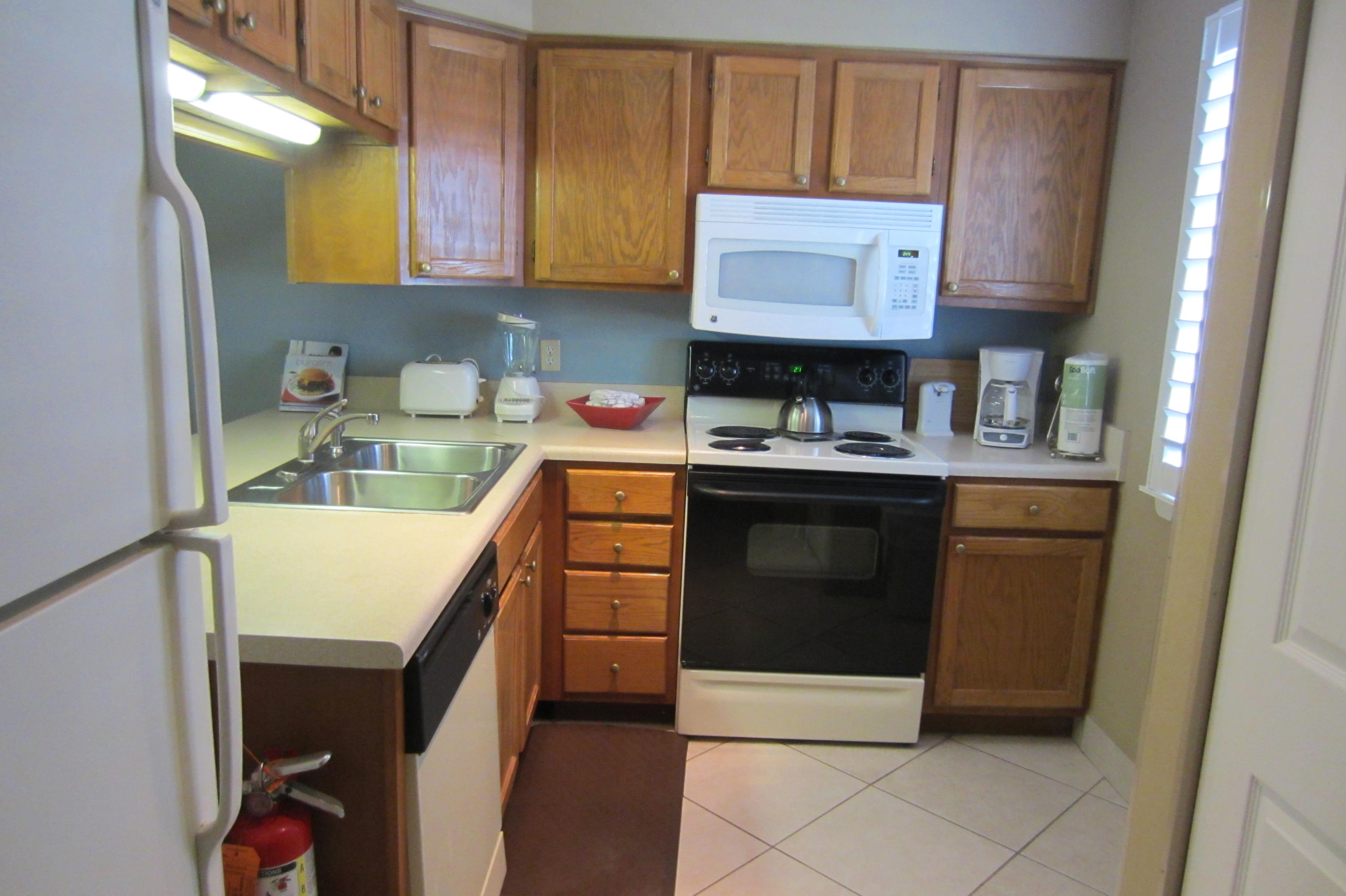 ISLANDER CONDO - Residential