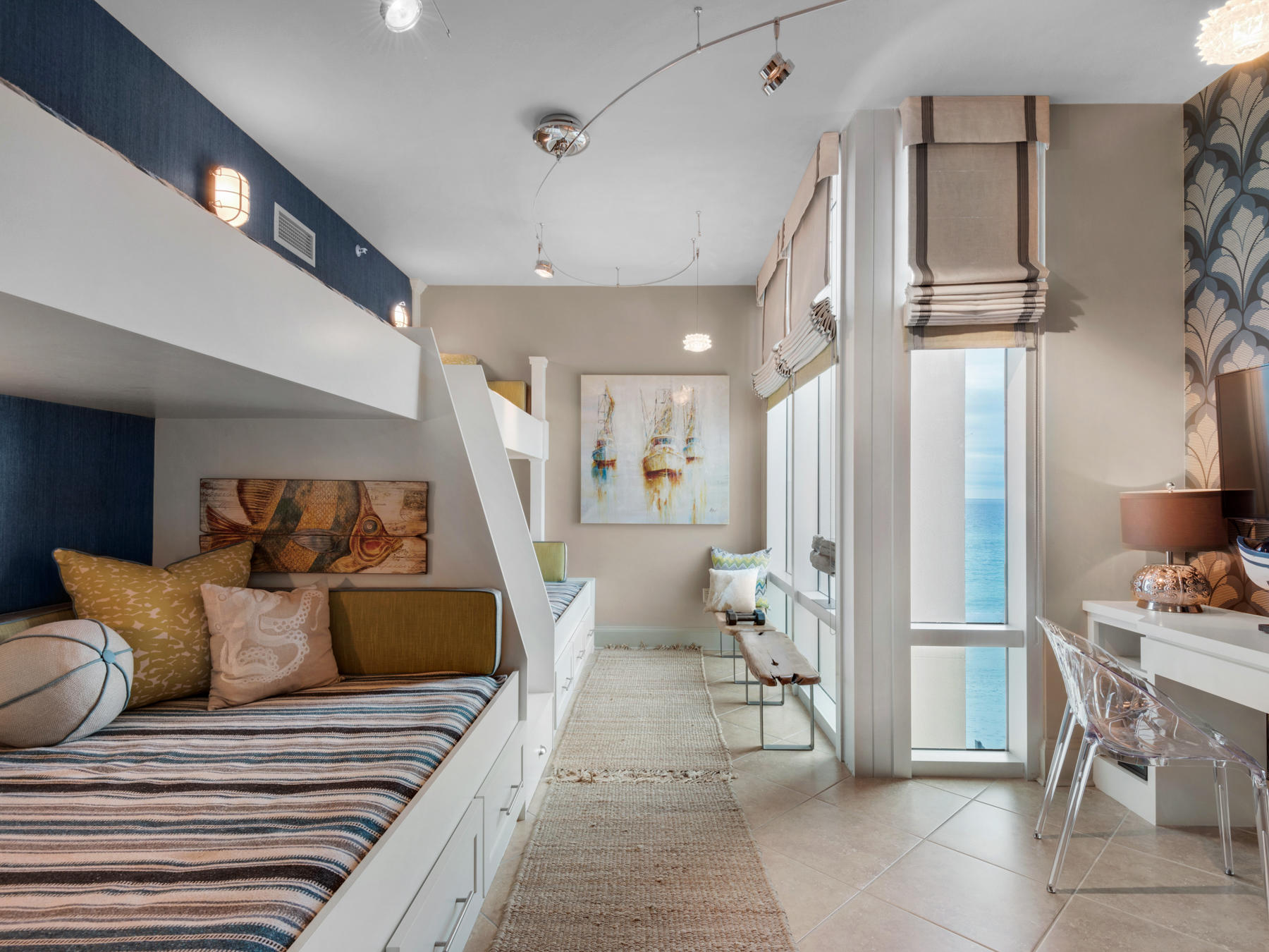 SIGNATURE BEACH - Residential