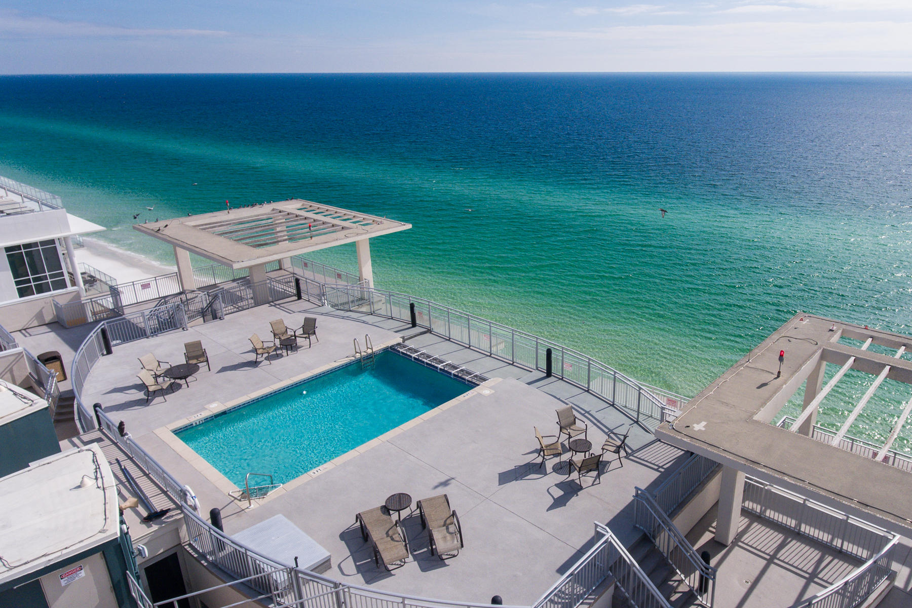 SIGNATURE BEACH - Residential
