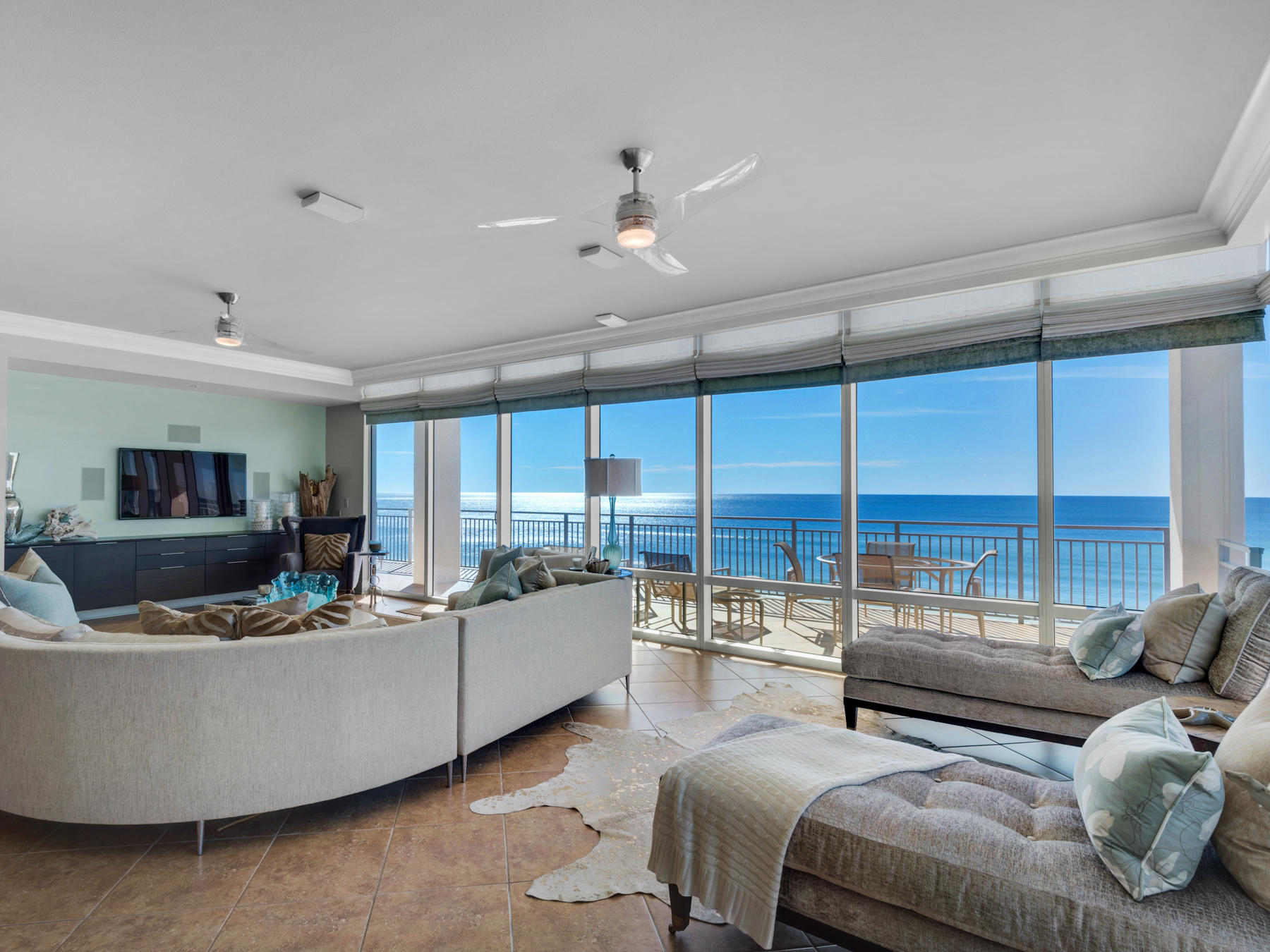 SIGNATURE BEACH - Residential
