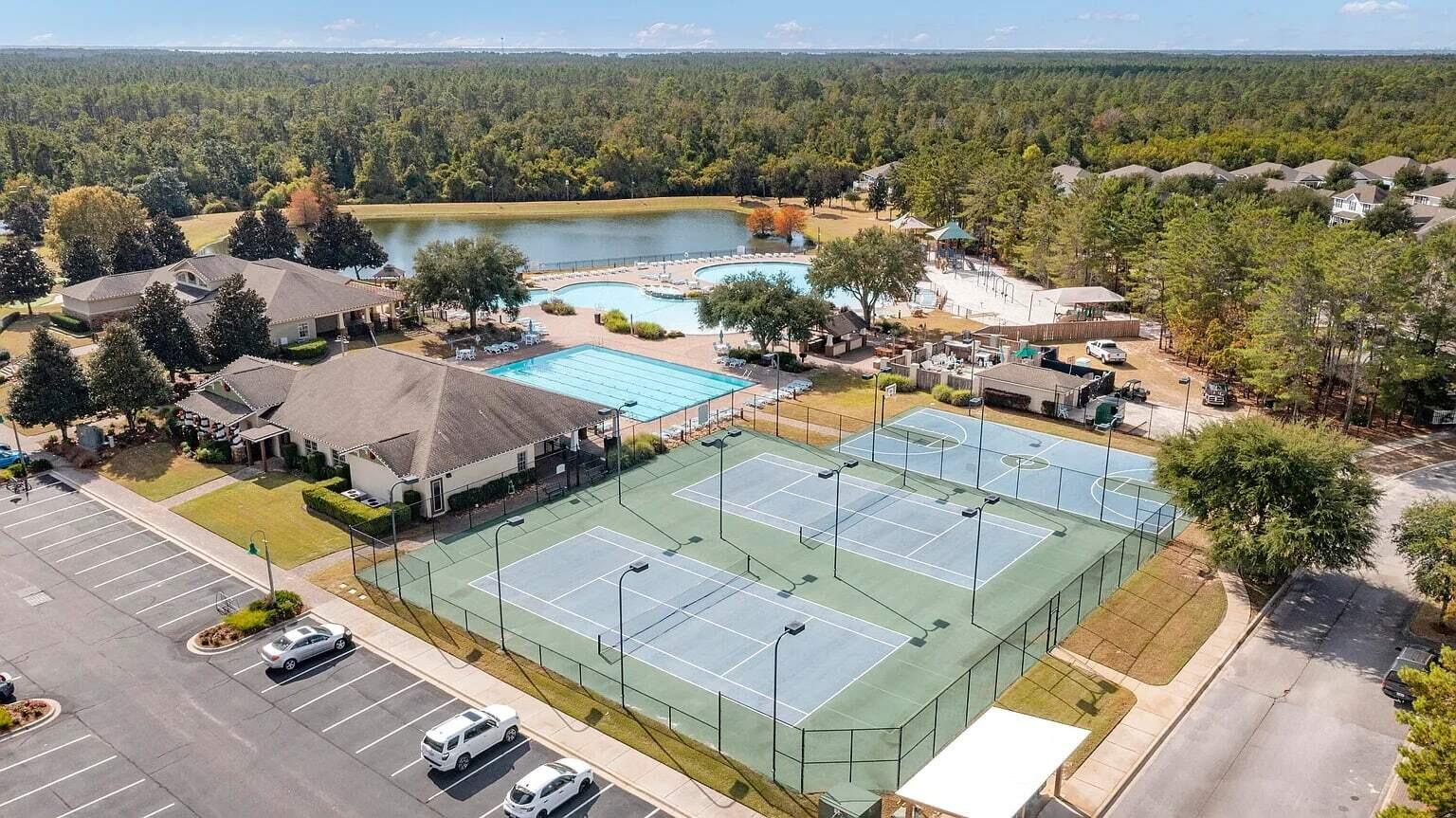 HAMMOCK BAY - Residential Lease